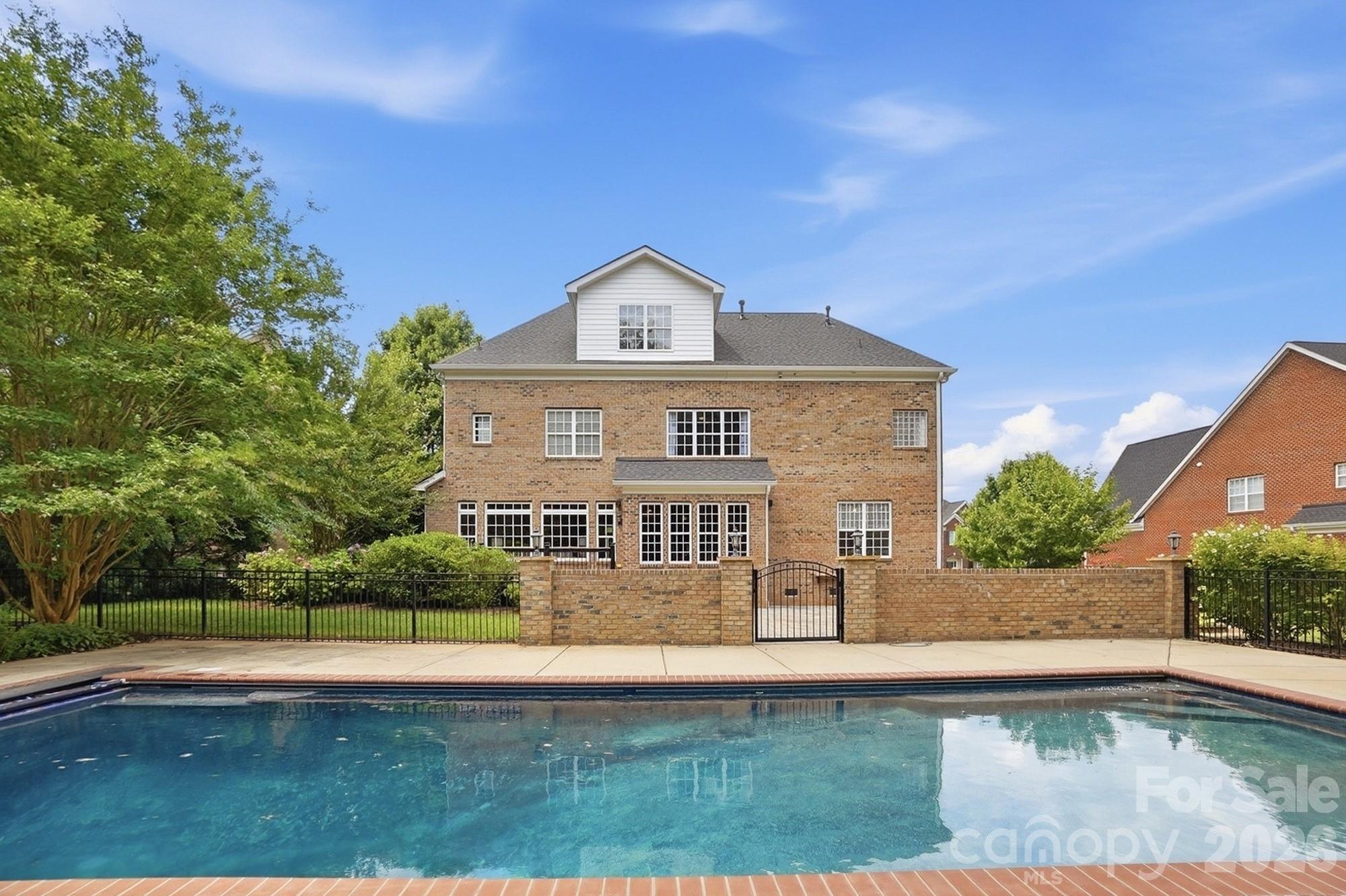 507 Five Leaf Lane — Waxhaw