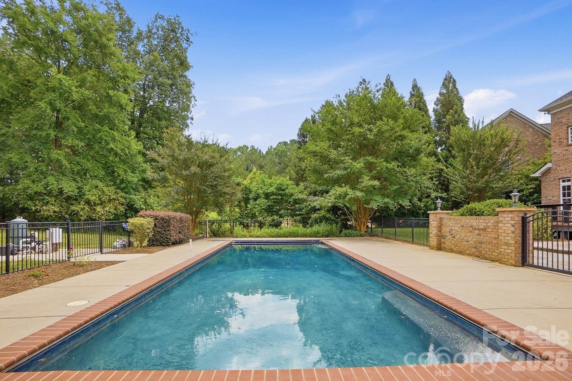 507 Five Leaf Lane — Waxhaw