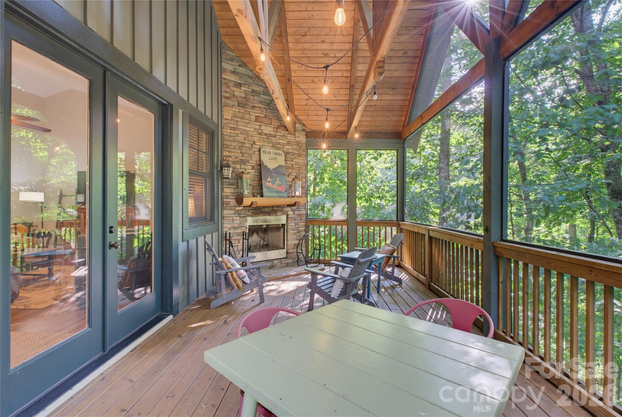 298 Hedgewood Drive — Tuckasegee