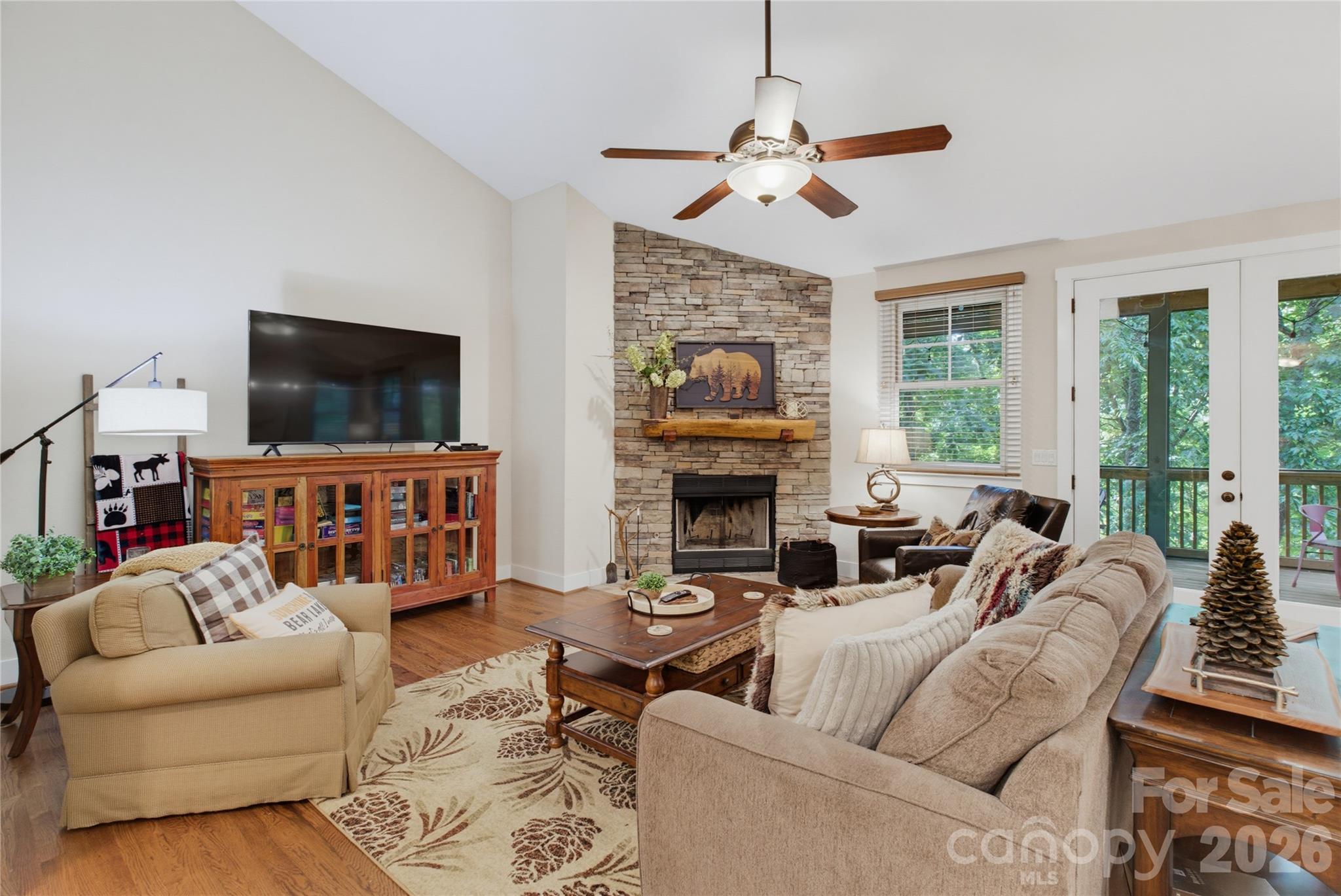 298 Hedgewood Drive — Tuckasegee
