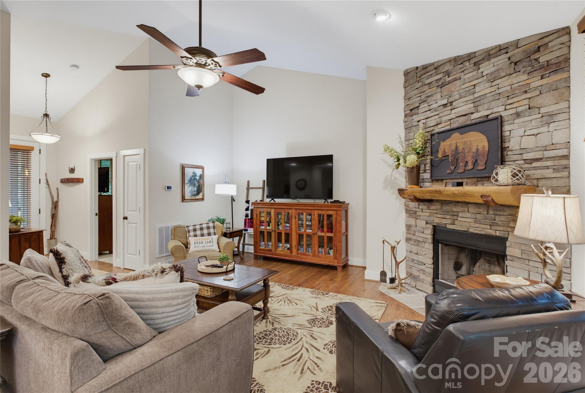 298 Hedgewood Drive — Tuckasegee