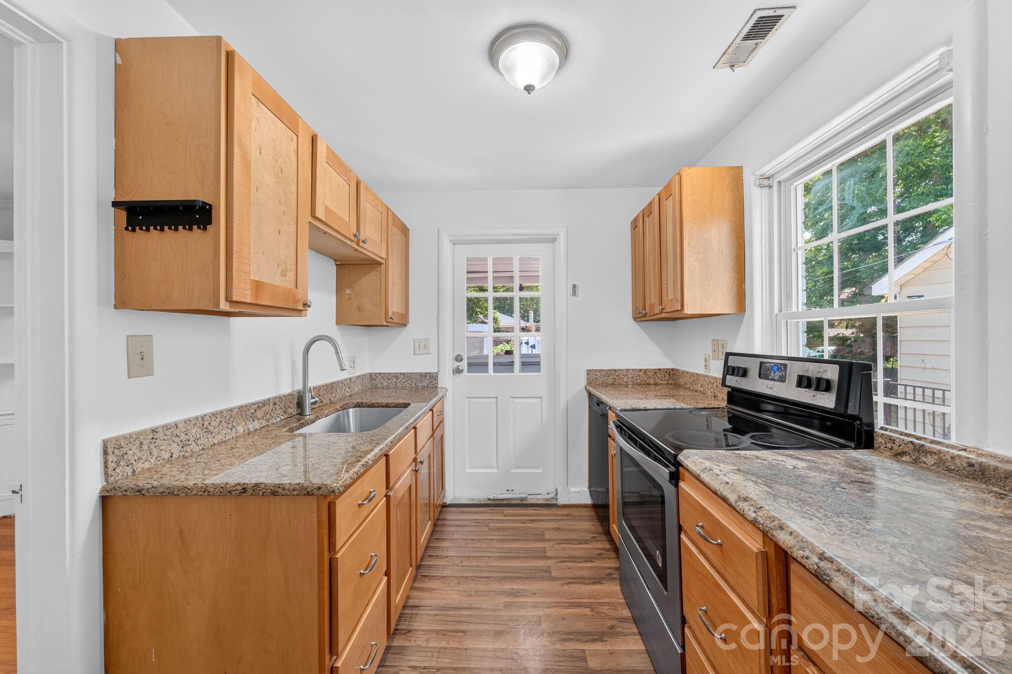 2113 Scott Avenue — Charlotte