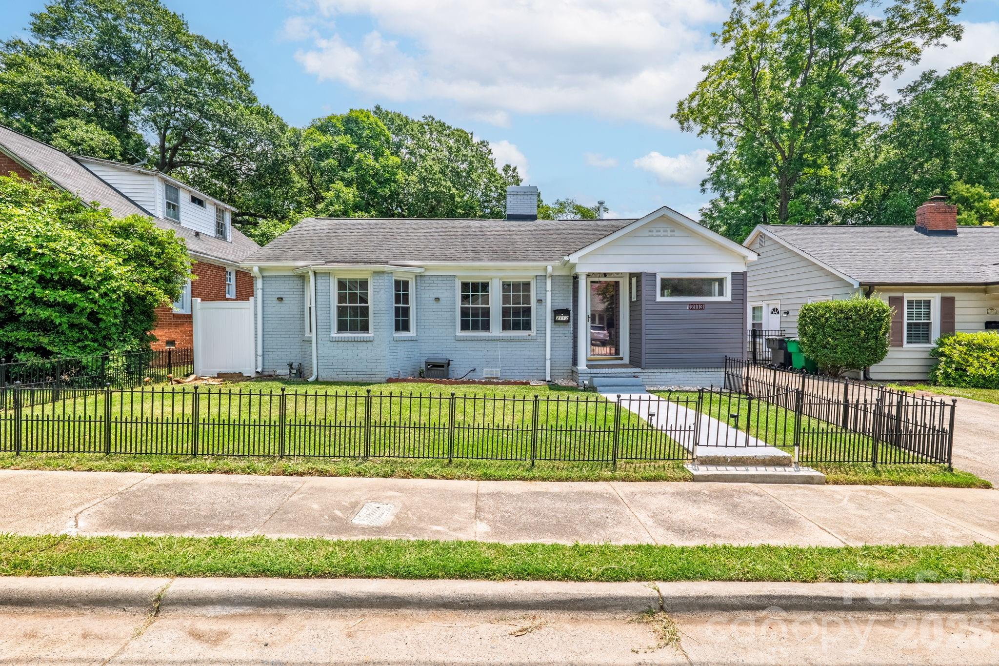 2113 Scott Avenue — Charlotte