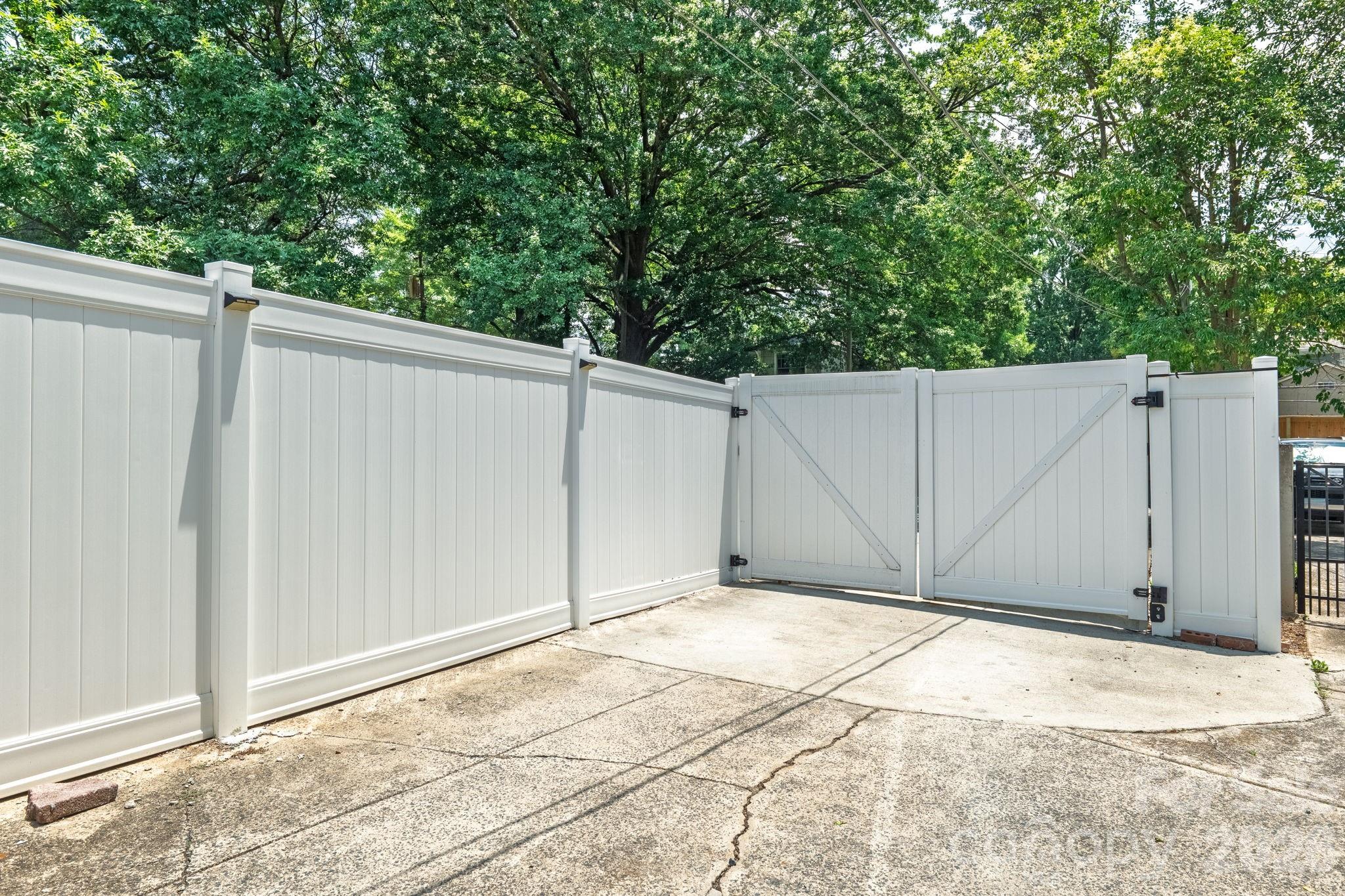 2113 Scott Avenue — Charlotte