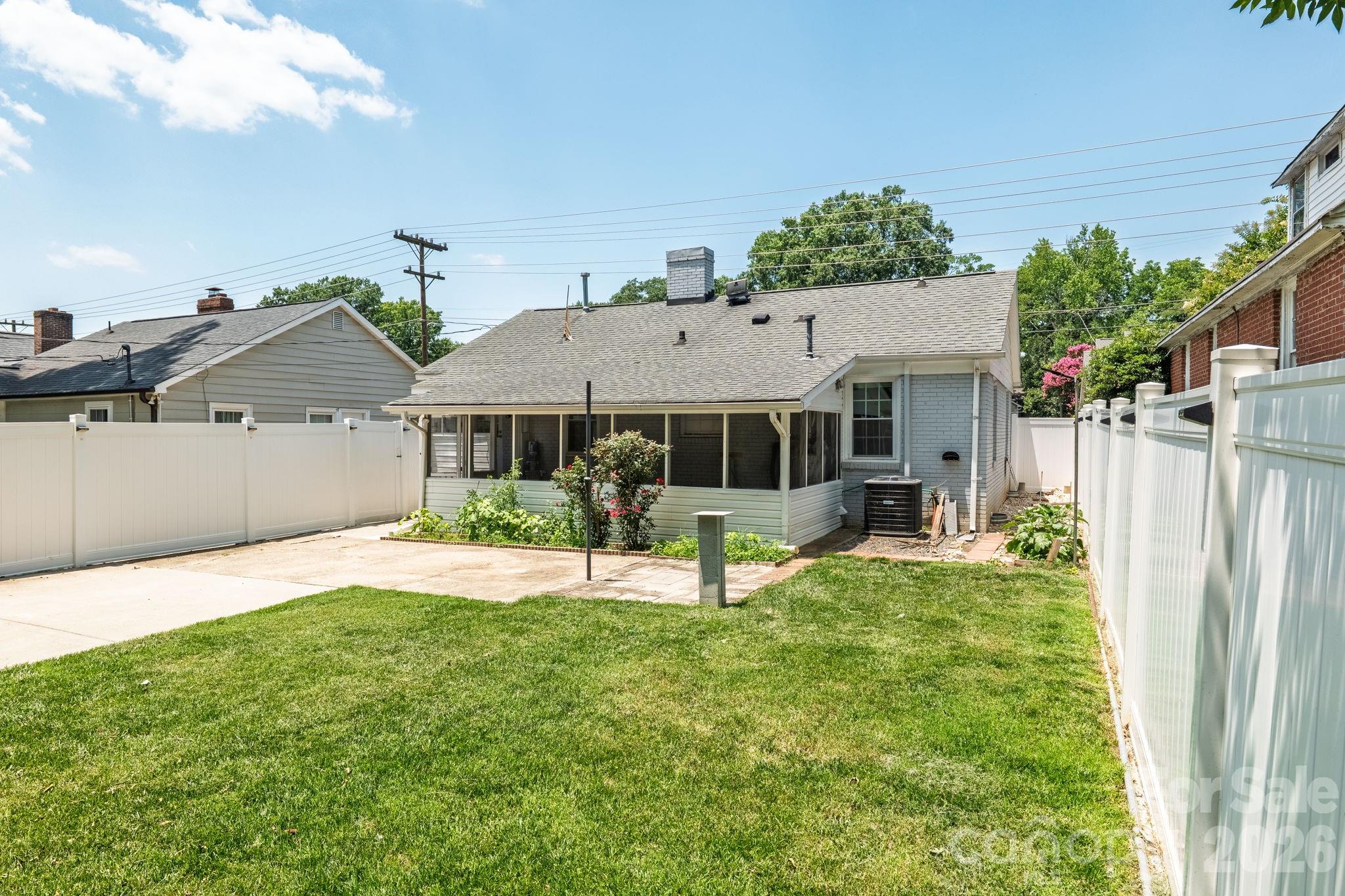 2113 Scott Avenue — Charlotte