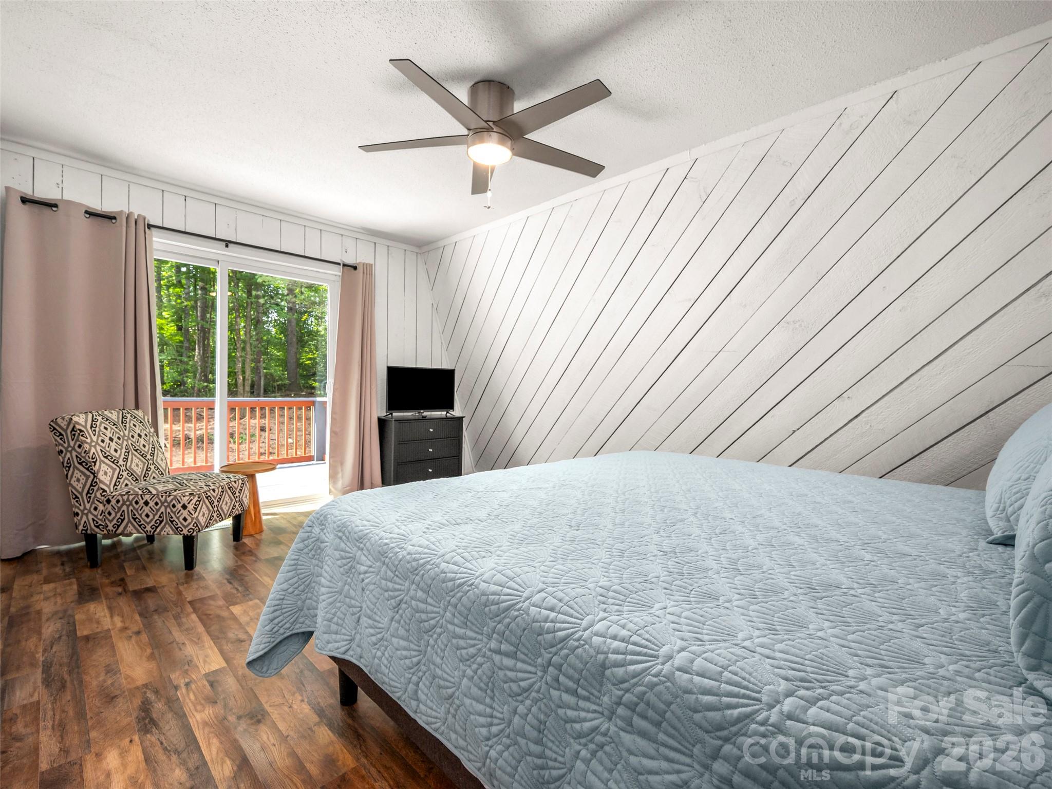 3276 Howard Gap Road — Hendersonville