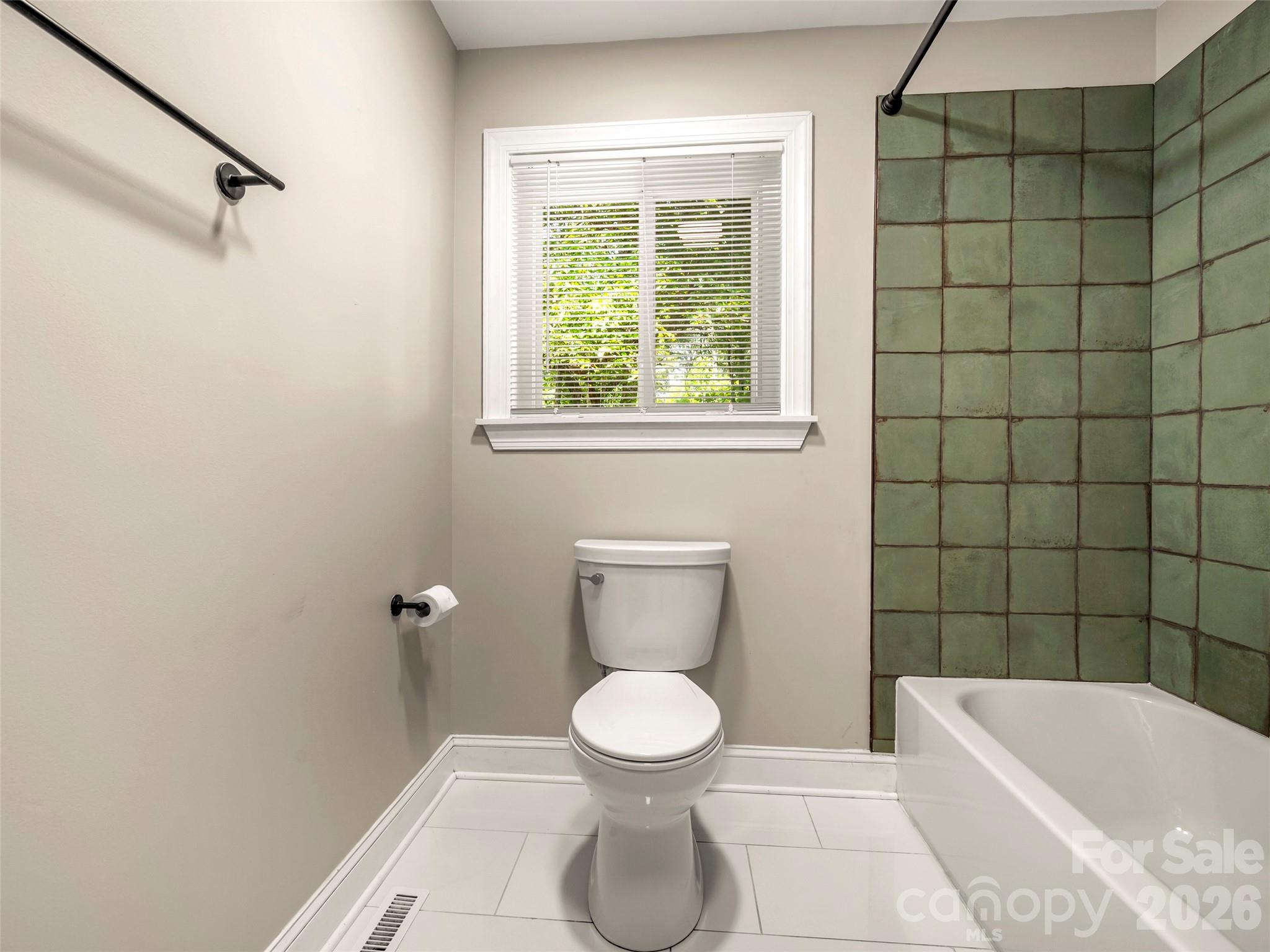 3276 Howard Gap Road — Hendersonville