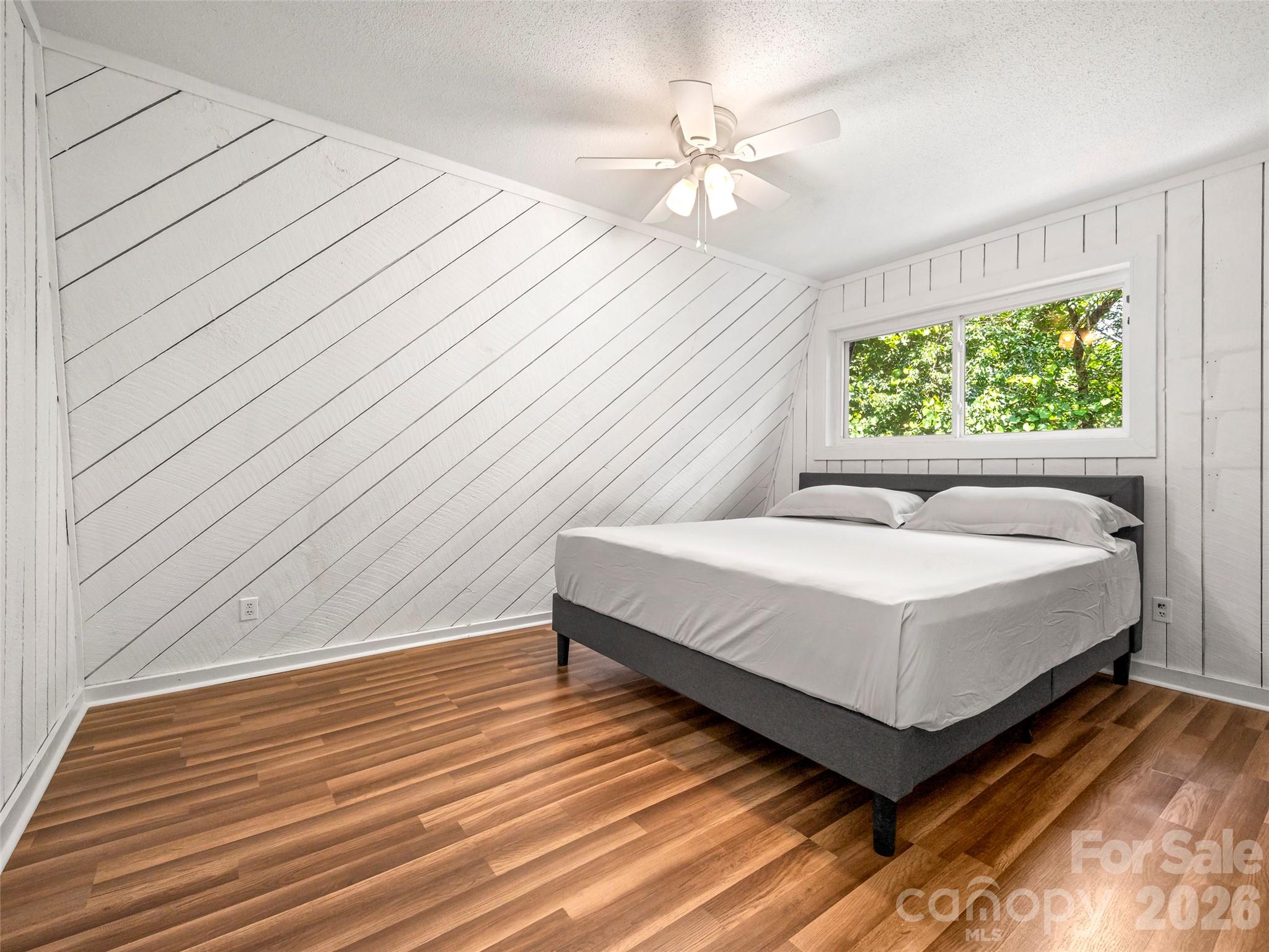 3276 Howard Gap Road — Hendersonville
