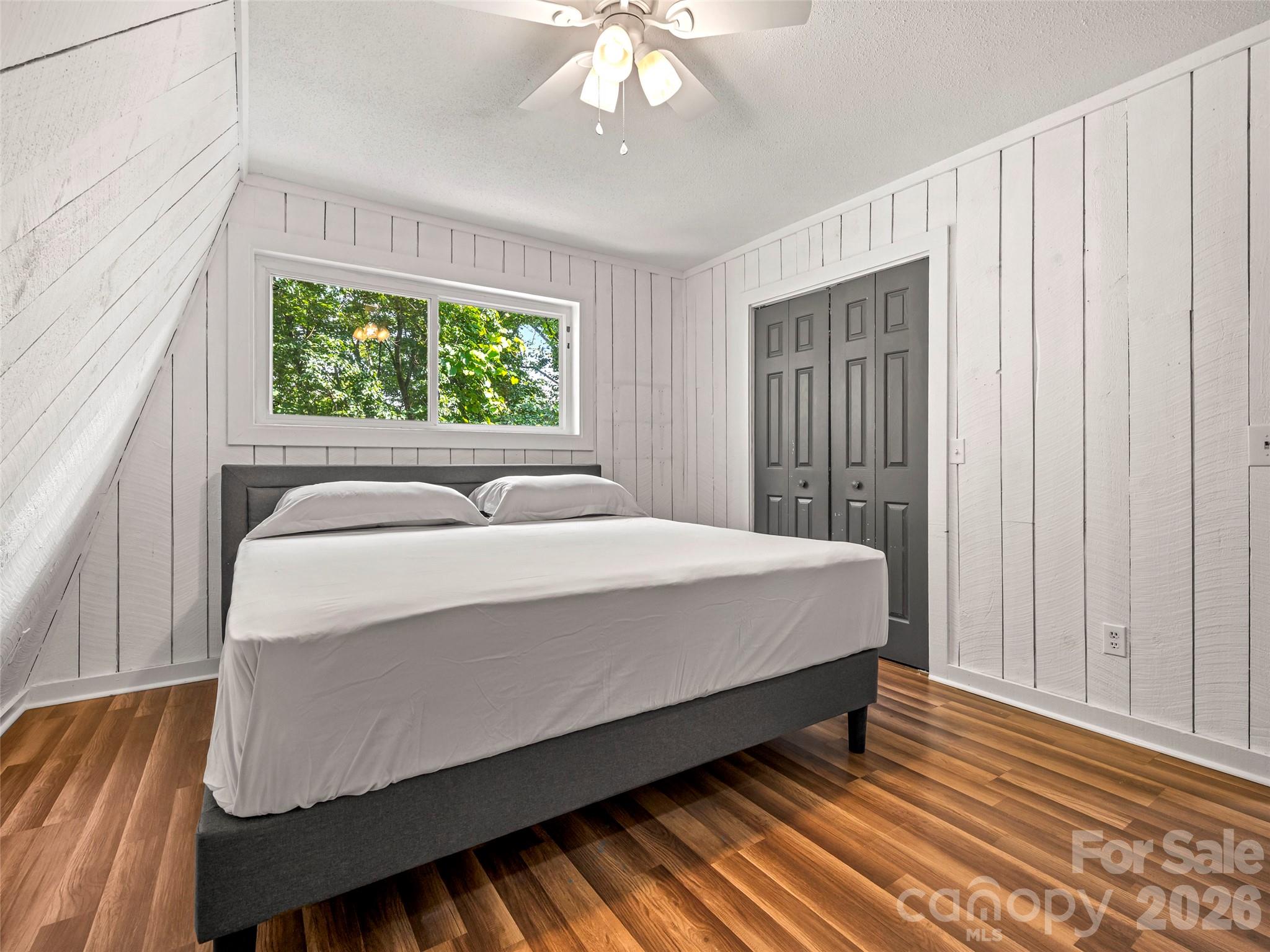 3276 Howard Gap Road — Hendersonville