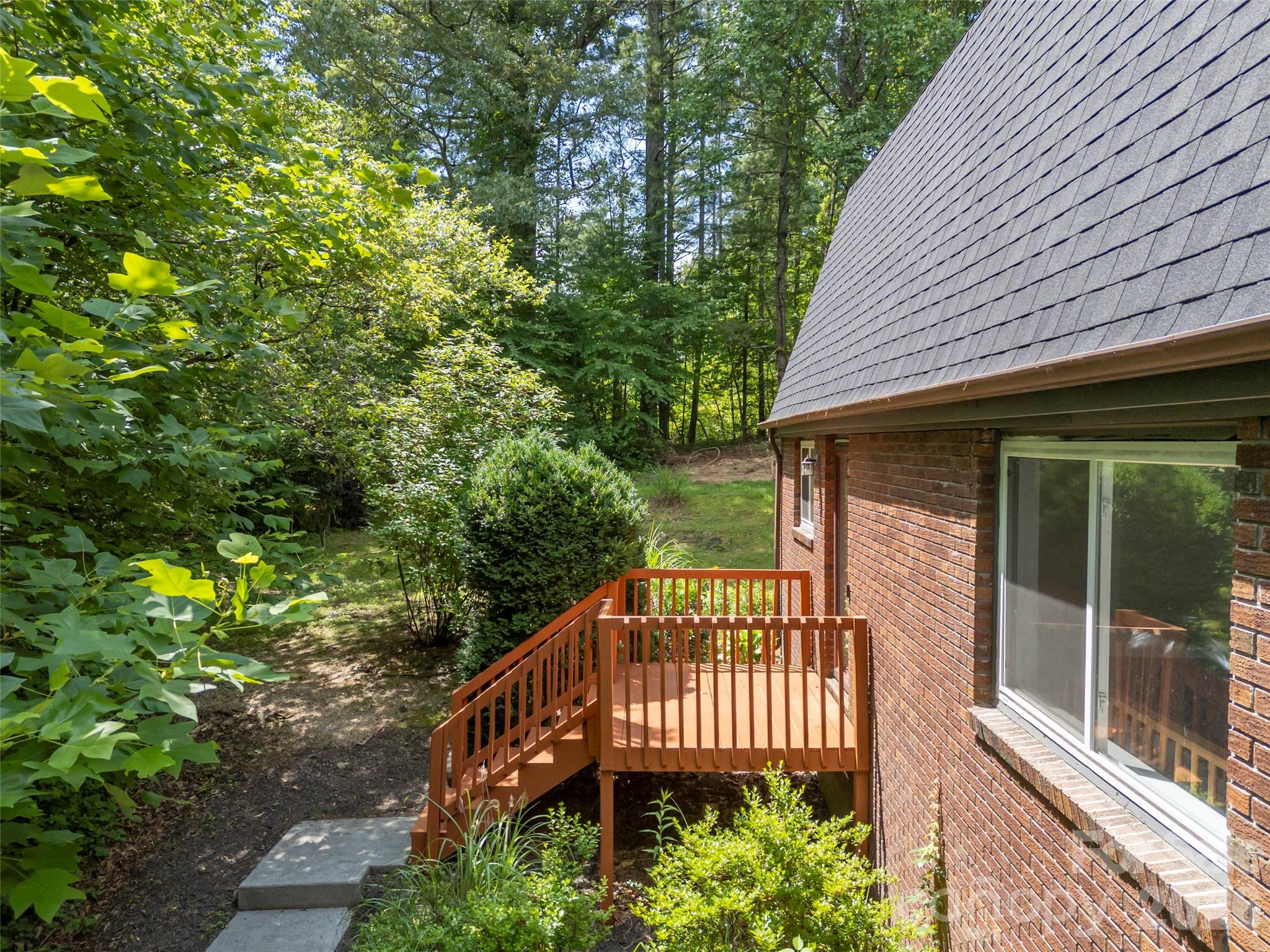3276 Howard Gap Road — Hendersonville