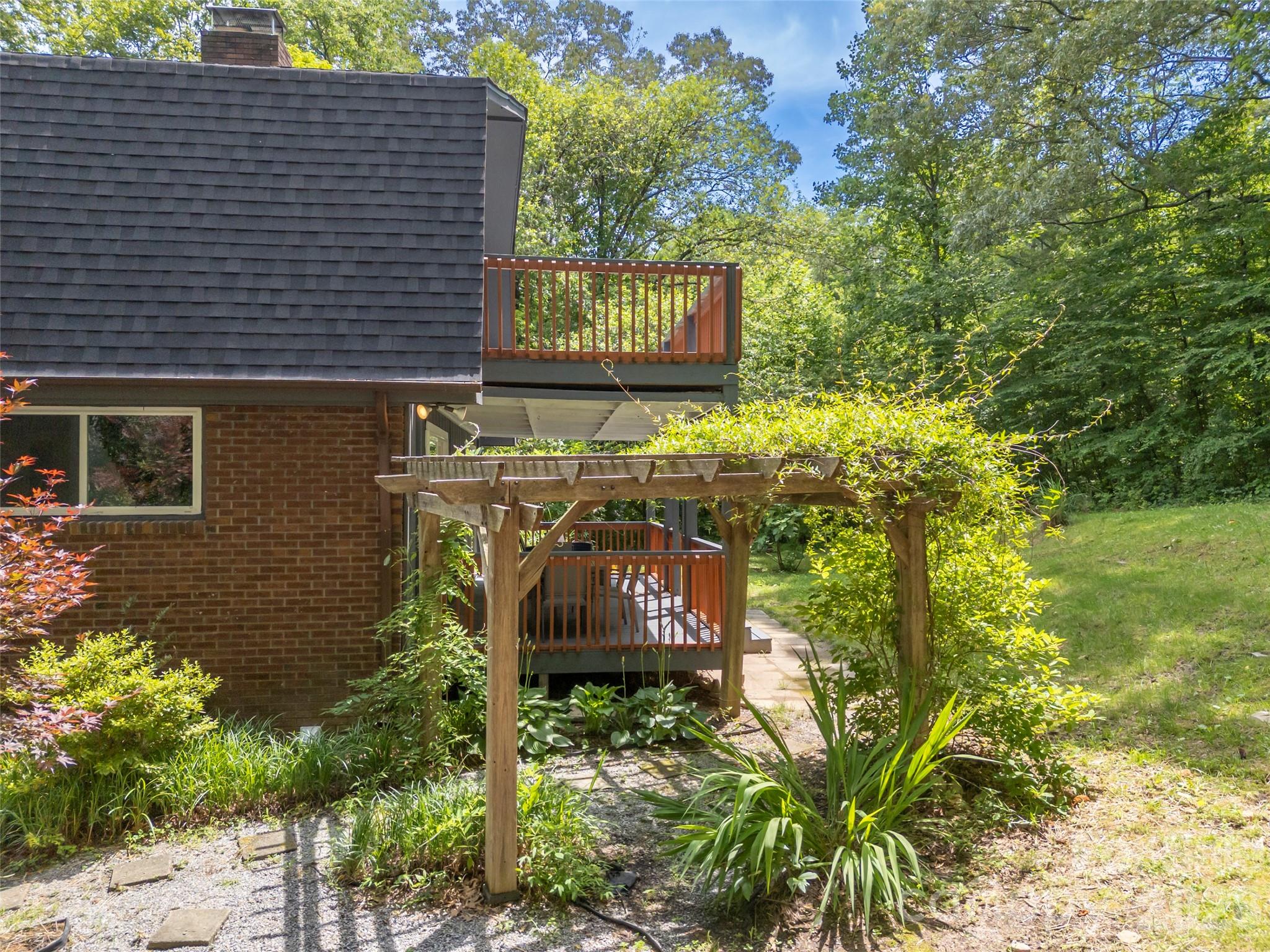 3276 Howard Gap Road — Hendersonville