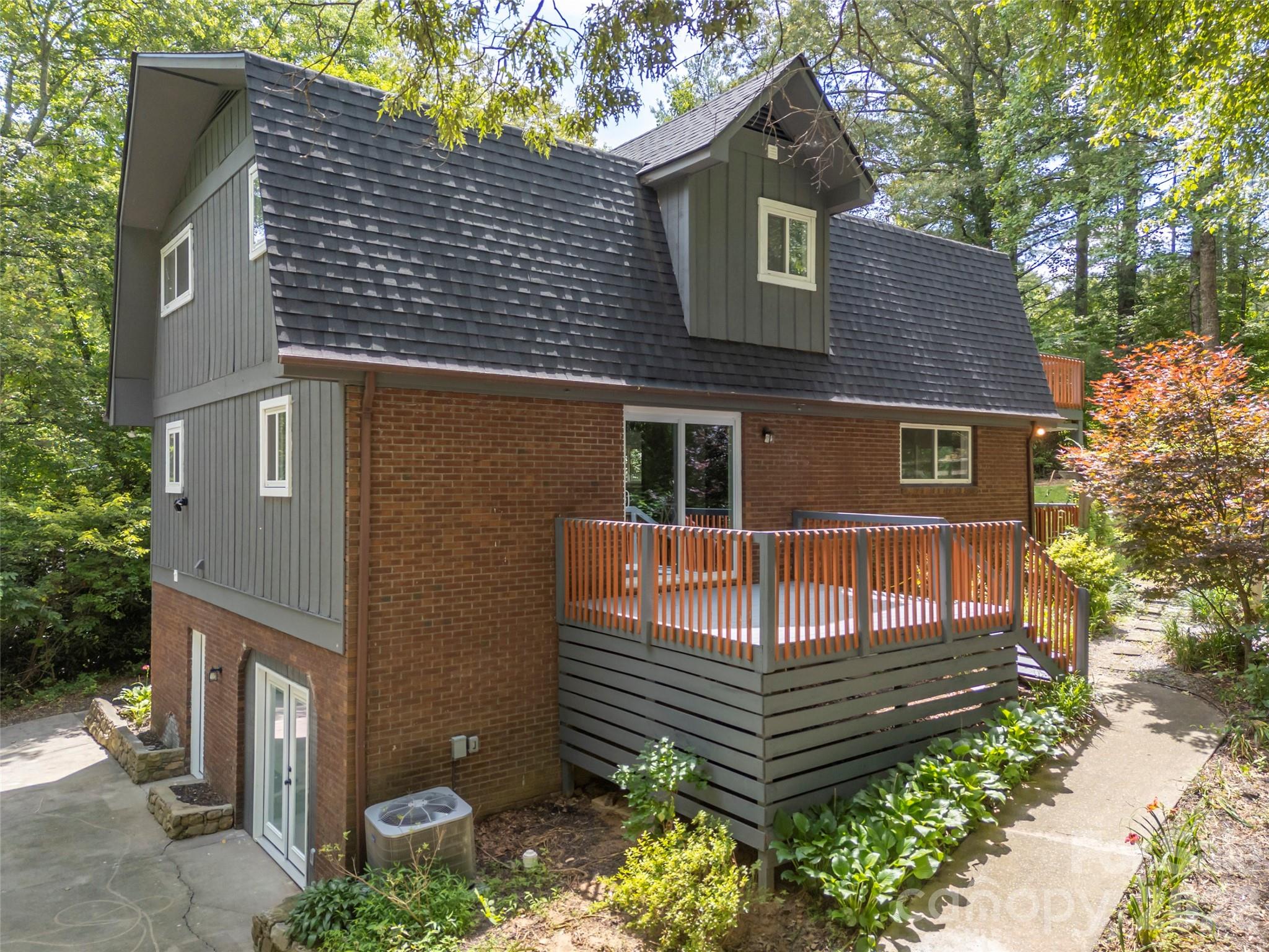 3276 Howard Gap Road — Hendersonville