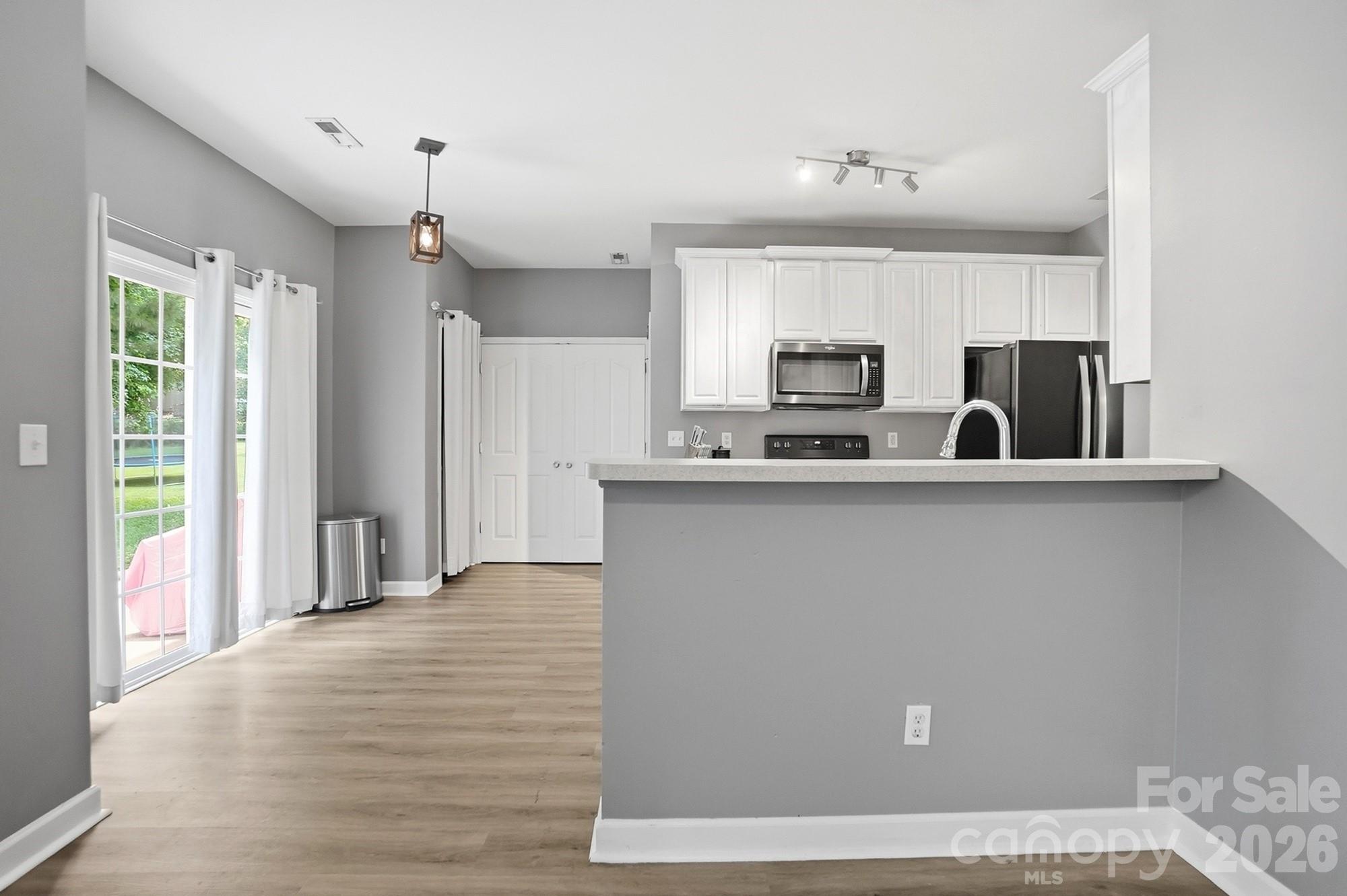 1520 Magnolia Drive — Lancaster