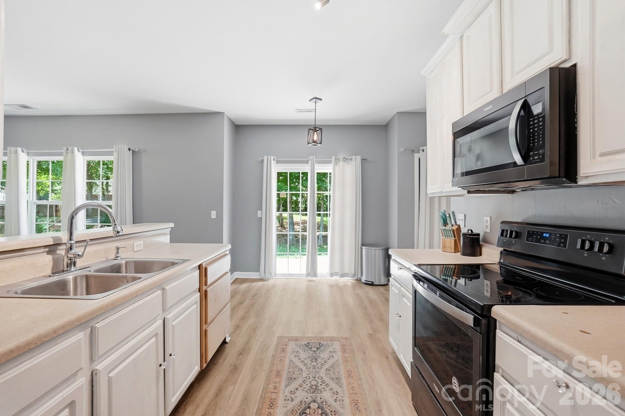 1520 Magnolia Drive — Lancaster