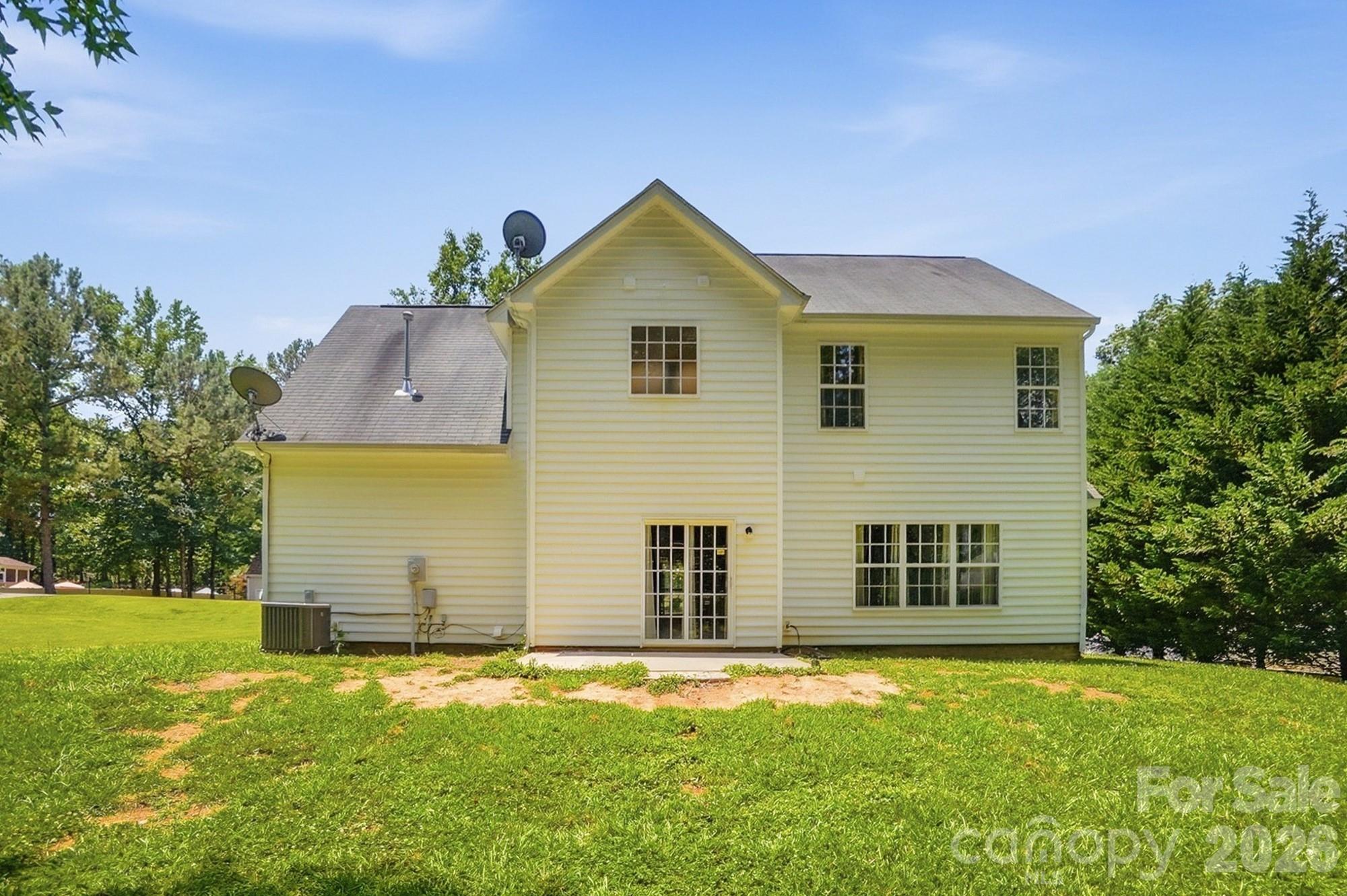 1520 Magnolia Drive — Lancaster