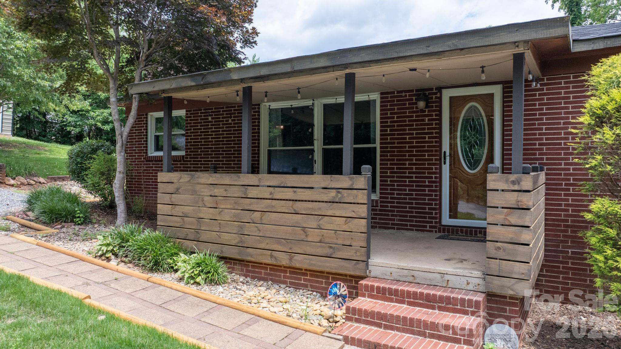 248 Hemlock Street — Hudson