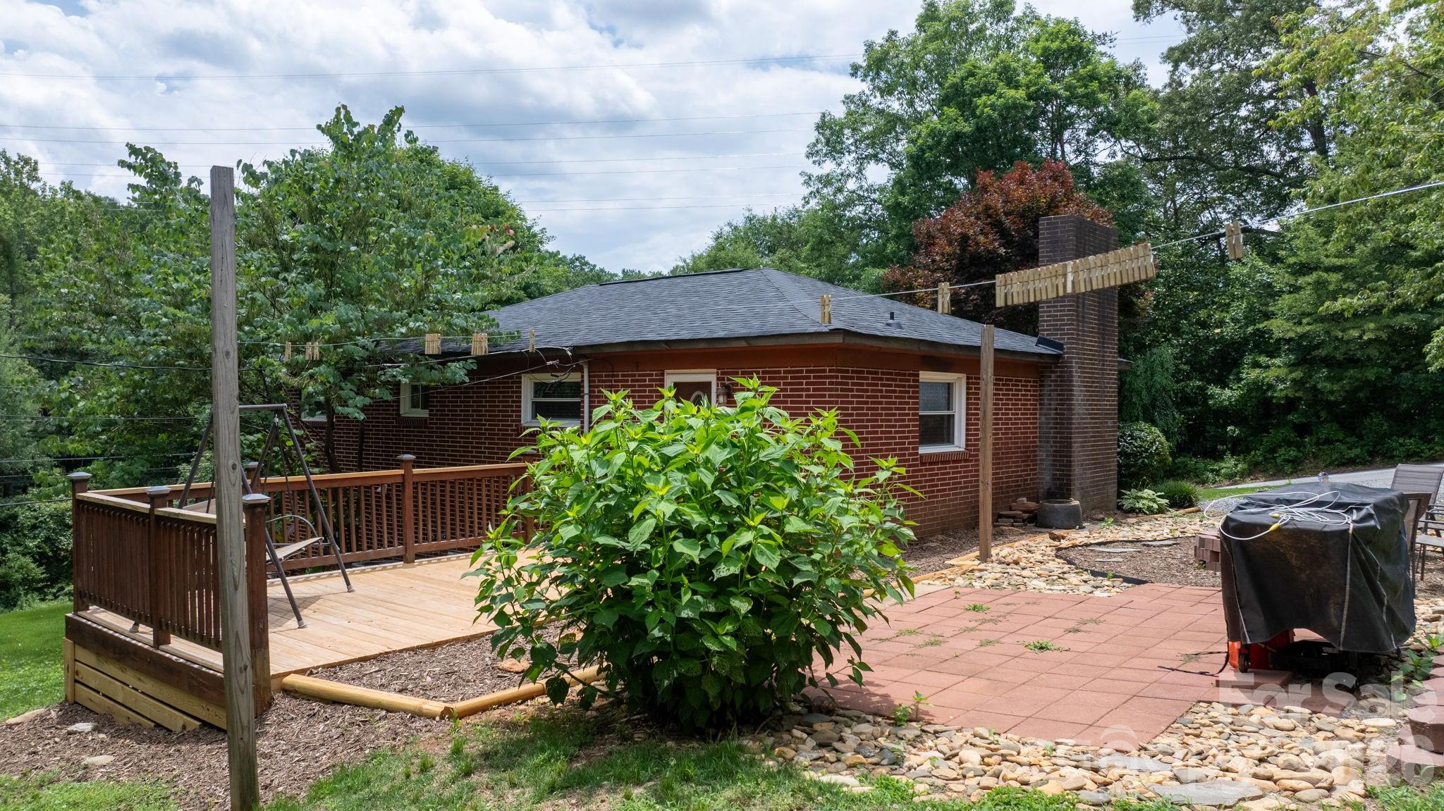 248 Hemlock Street — Hudson