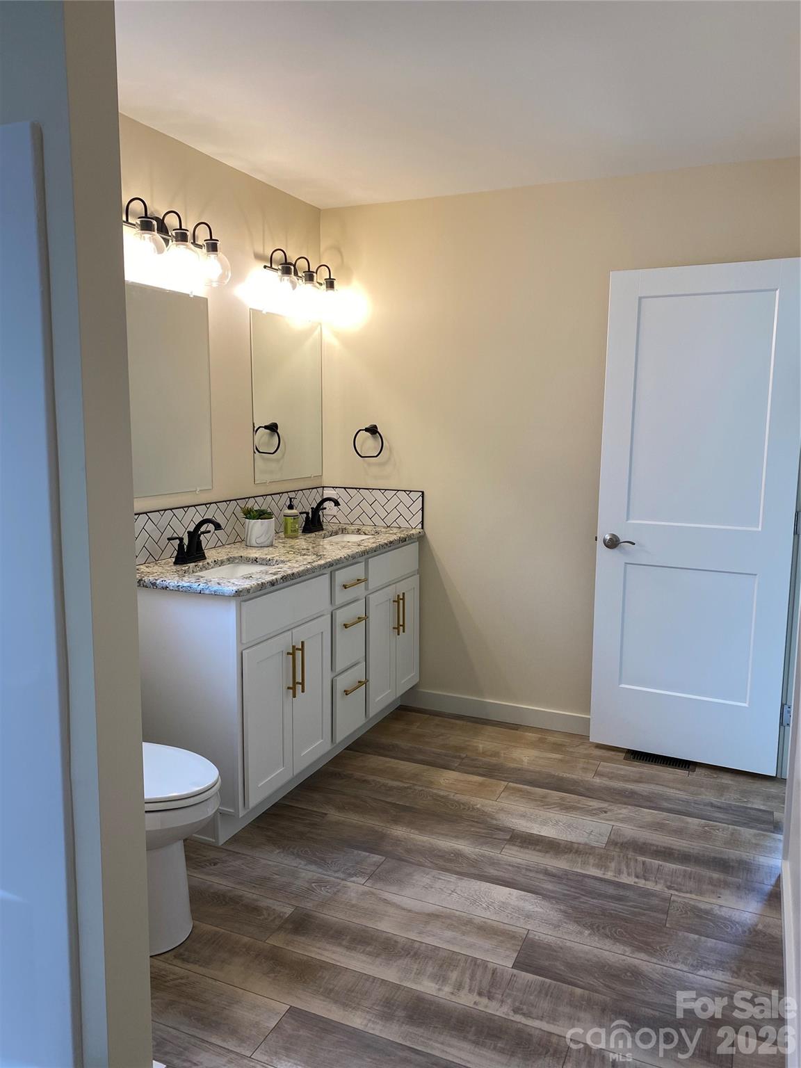 1208 Spring Time Court SW — Lenoir