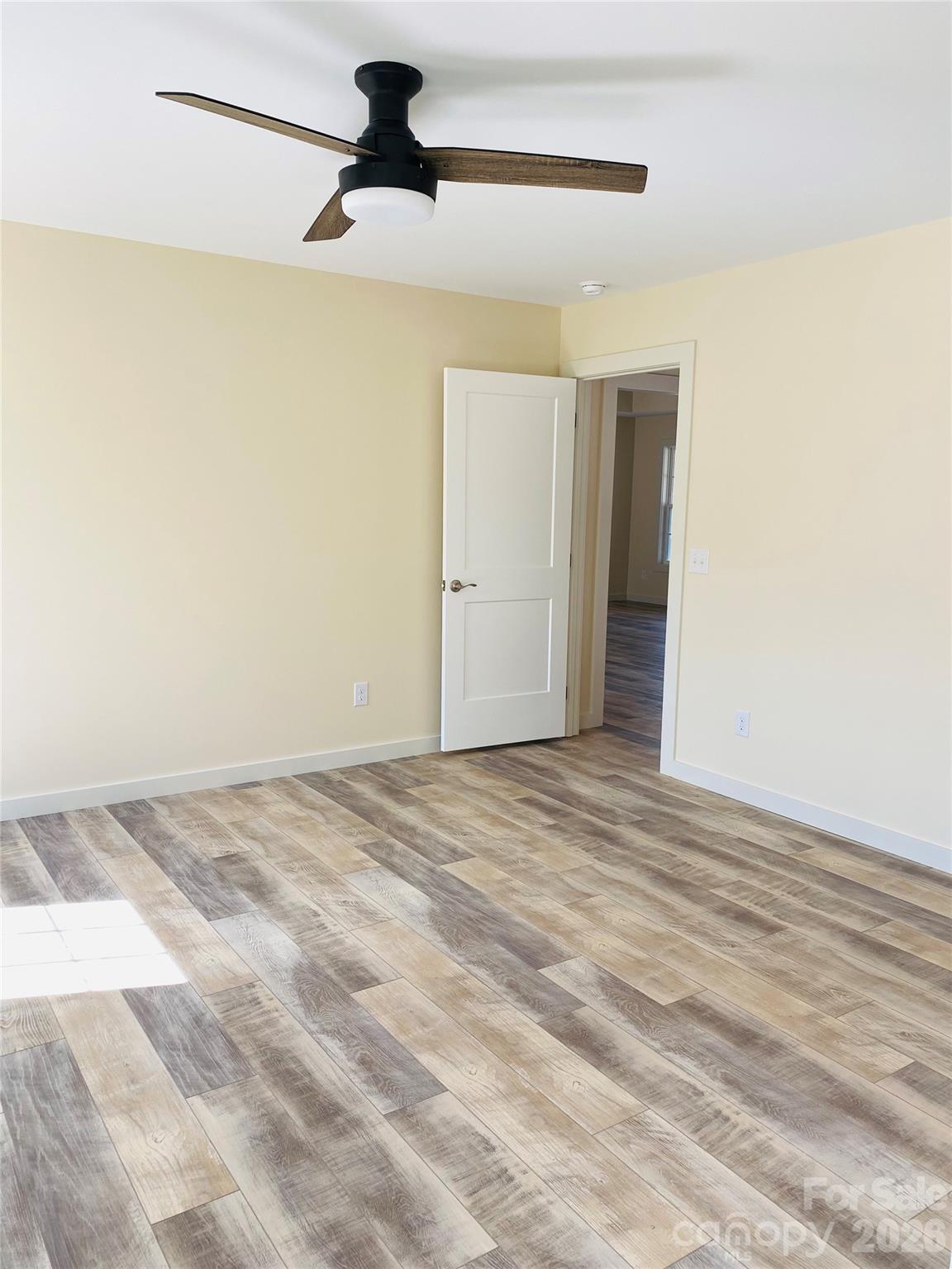 1208 Spring Time Court SW — Lenoir