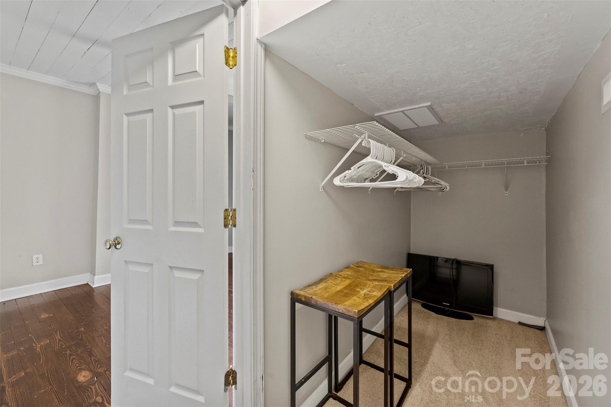 24327 Ridgecrest Road — Locust
