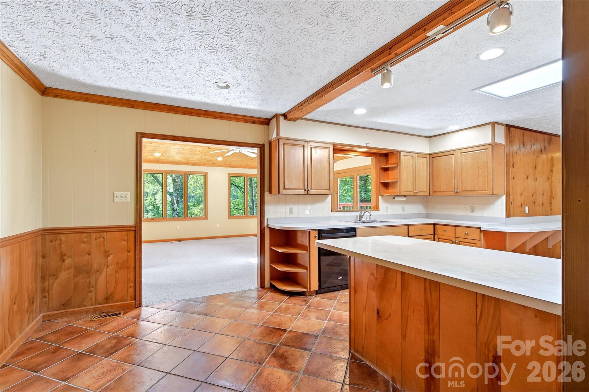 103 Richard Lane — Black Mountain