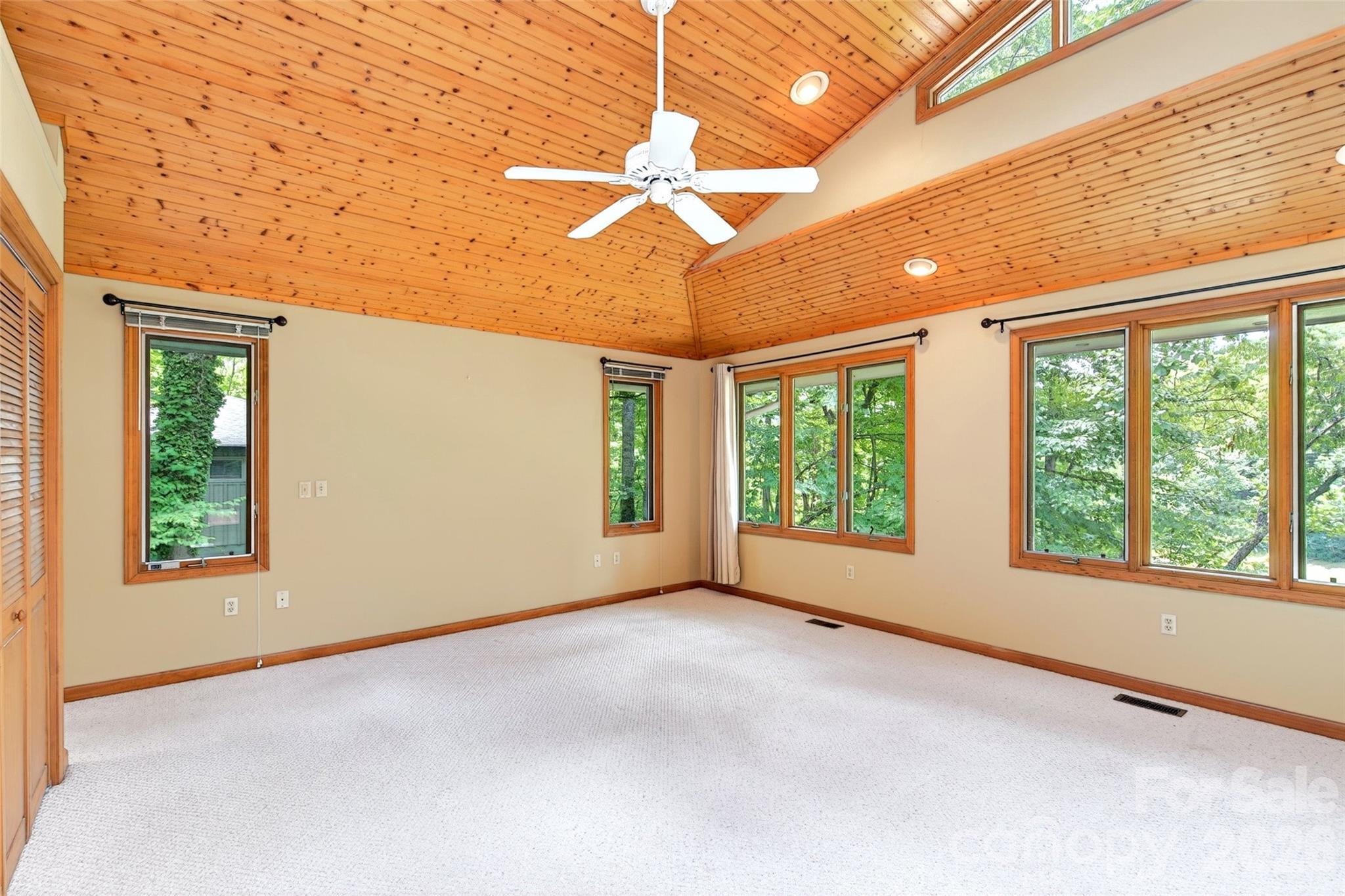 103 Richard Lane — Black Mountain