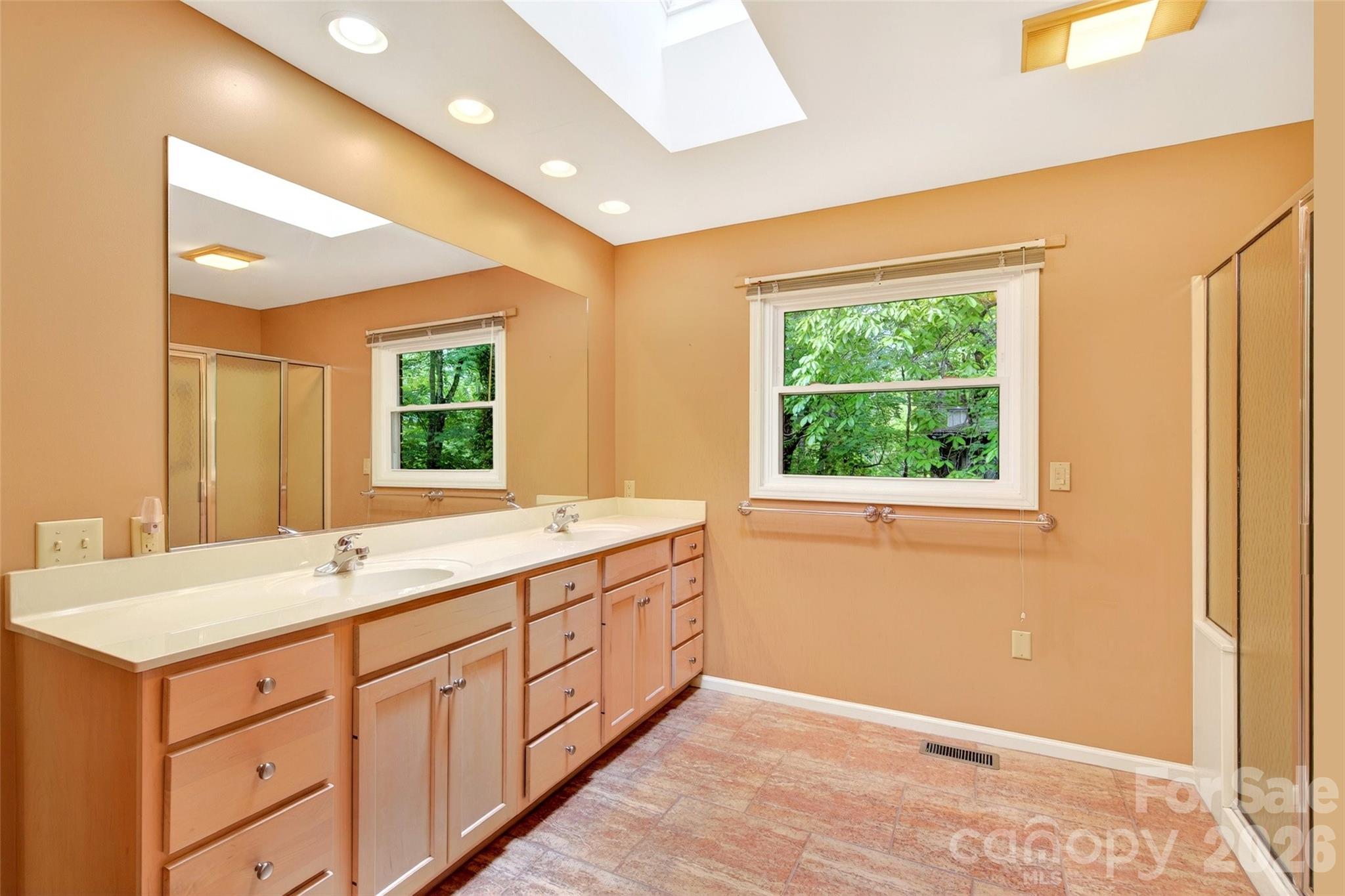 103 Richard Lane — Black Mountain