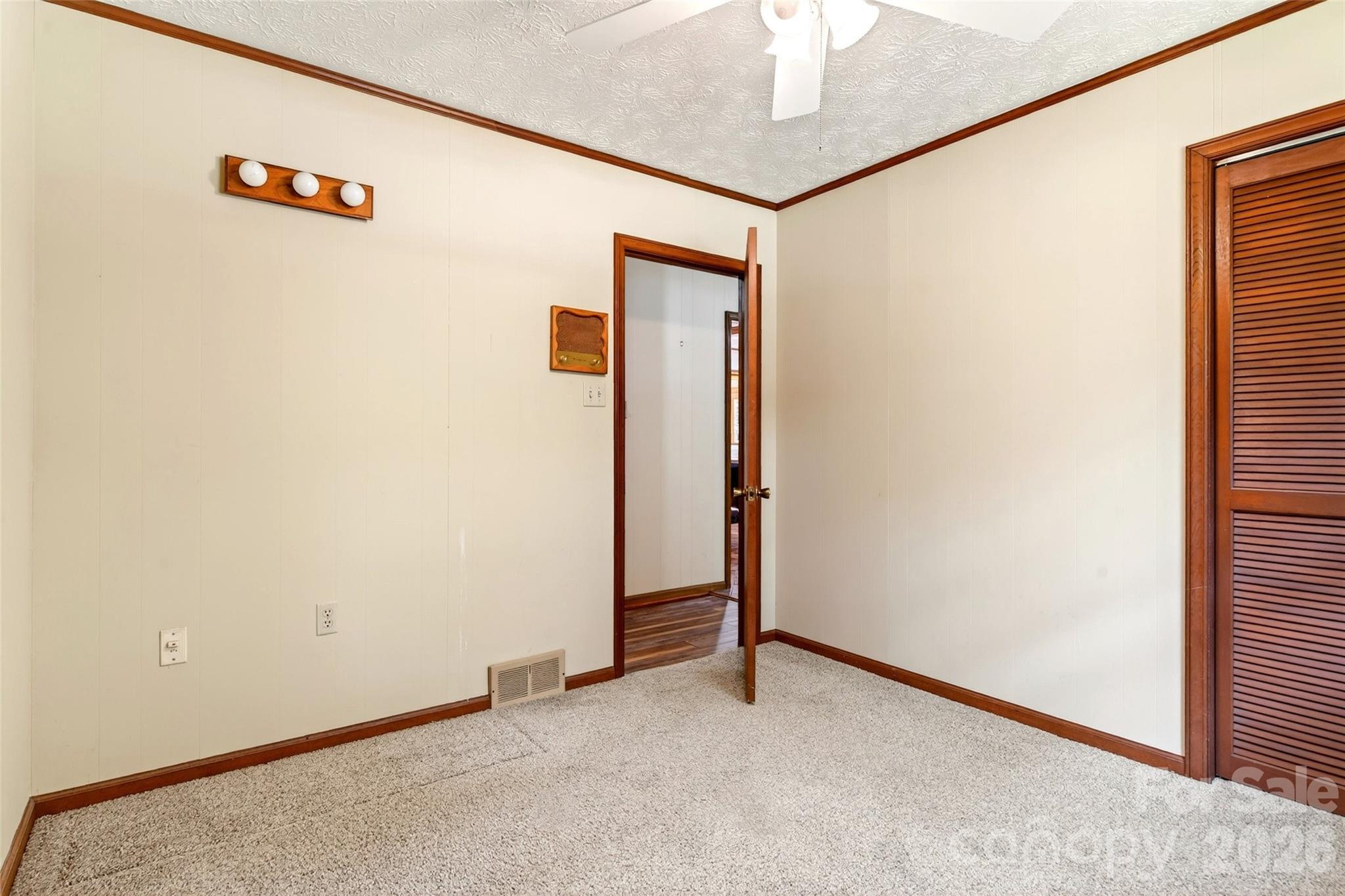103 Richard Lane — Black Mountain