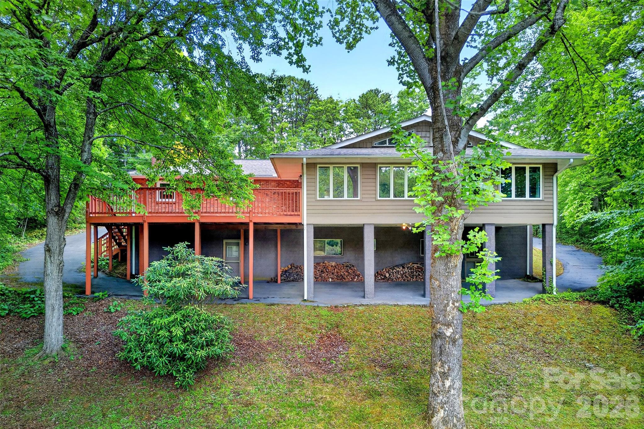 103 Richard Lane — Black Mountain