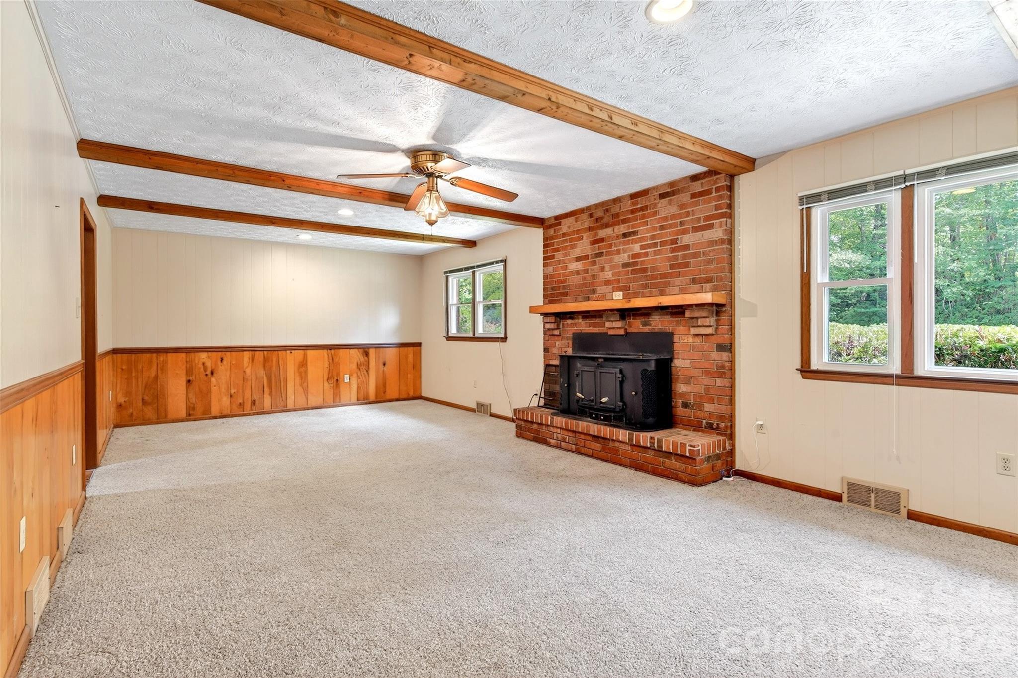 103 Richard Lane — Black Mountain