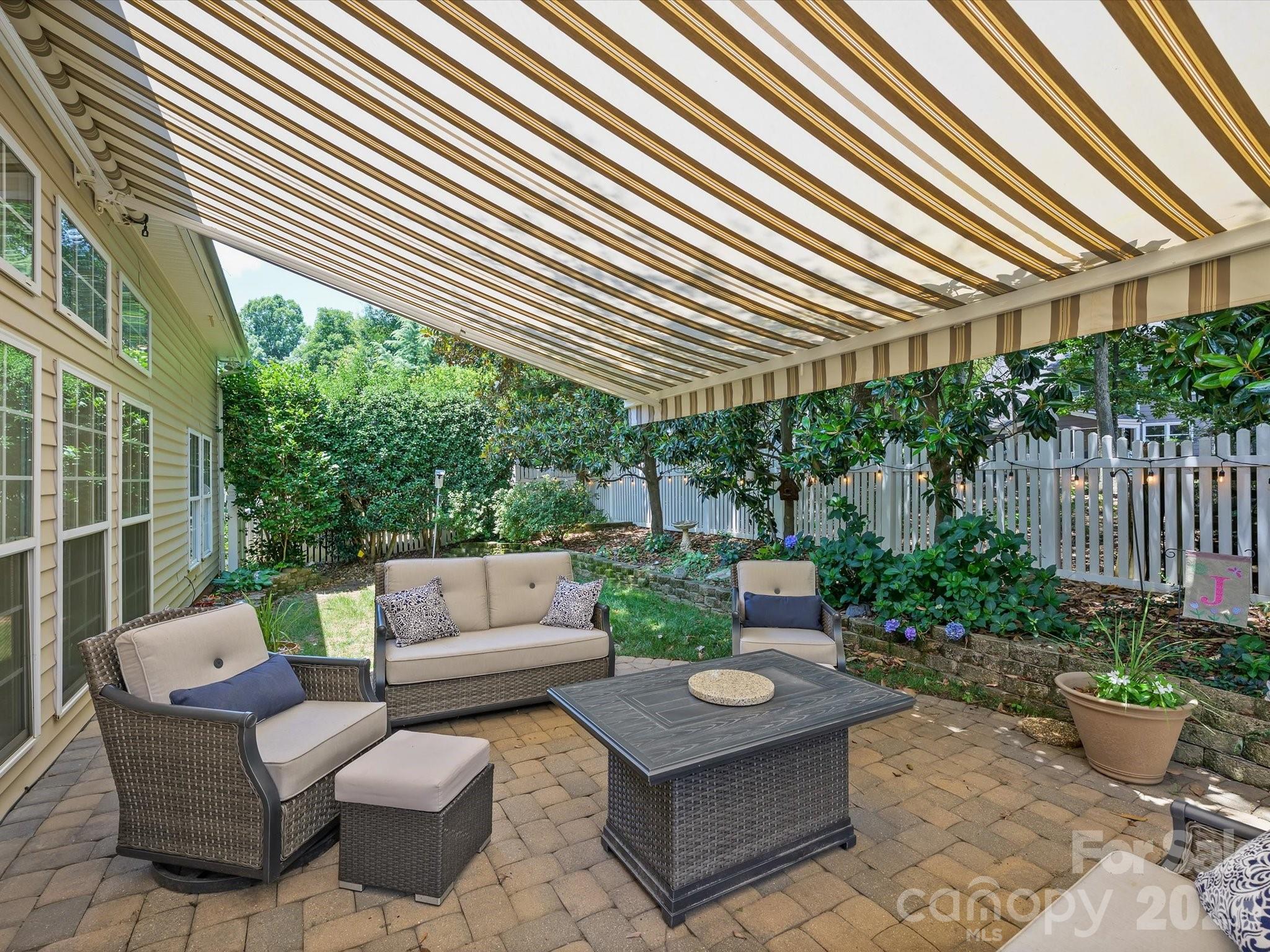 6706 Charter Hills Road — Charlotte