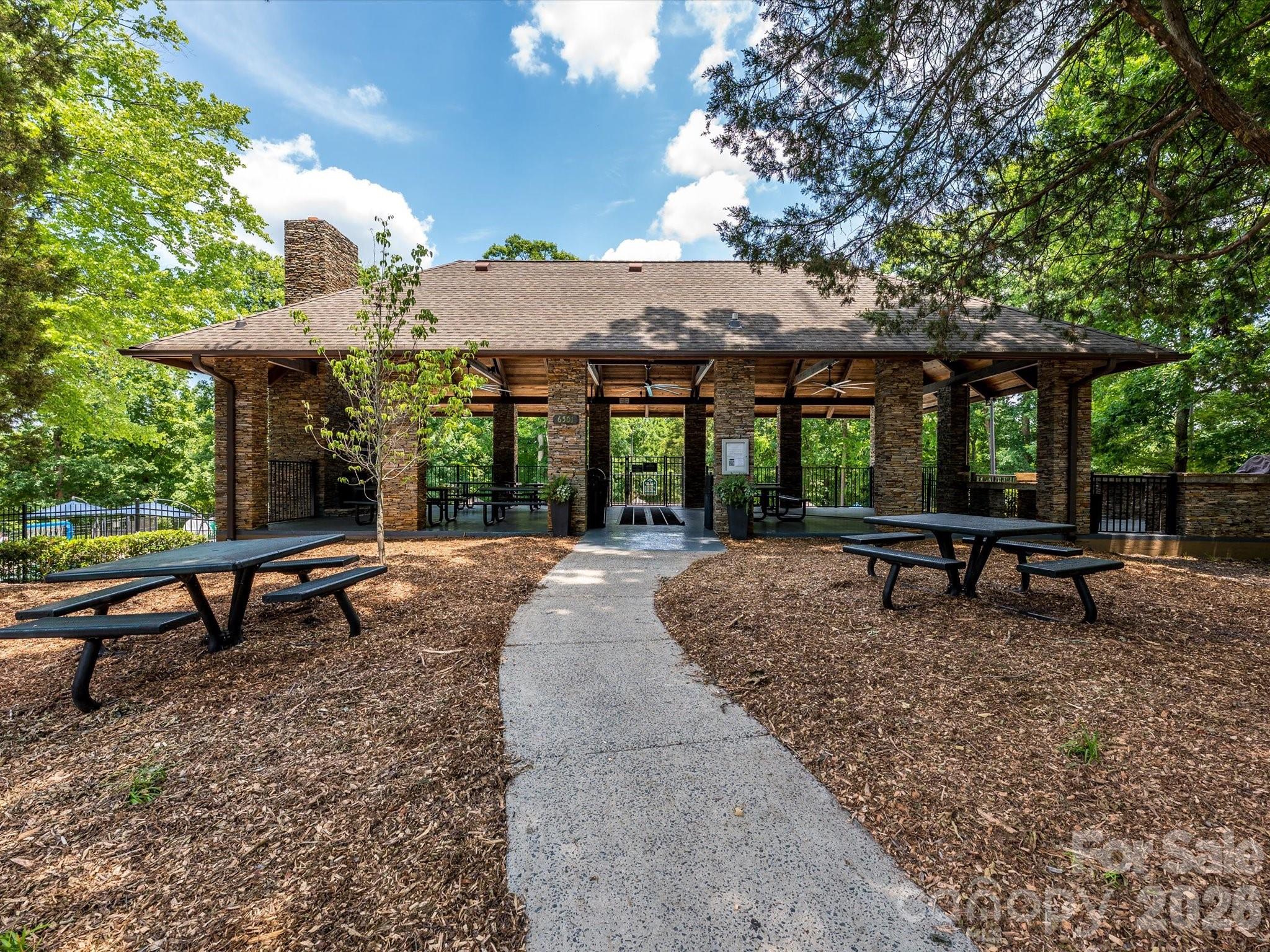 6706 Charter Hills Road — Charlotte