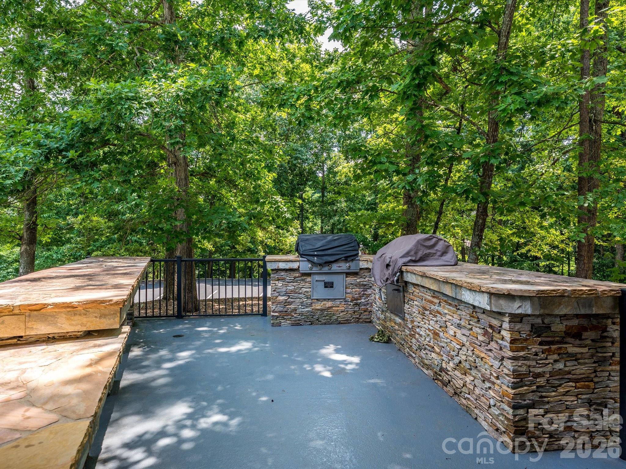 6706 Charter Hills Road — Charlotte