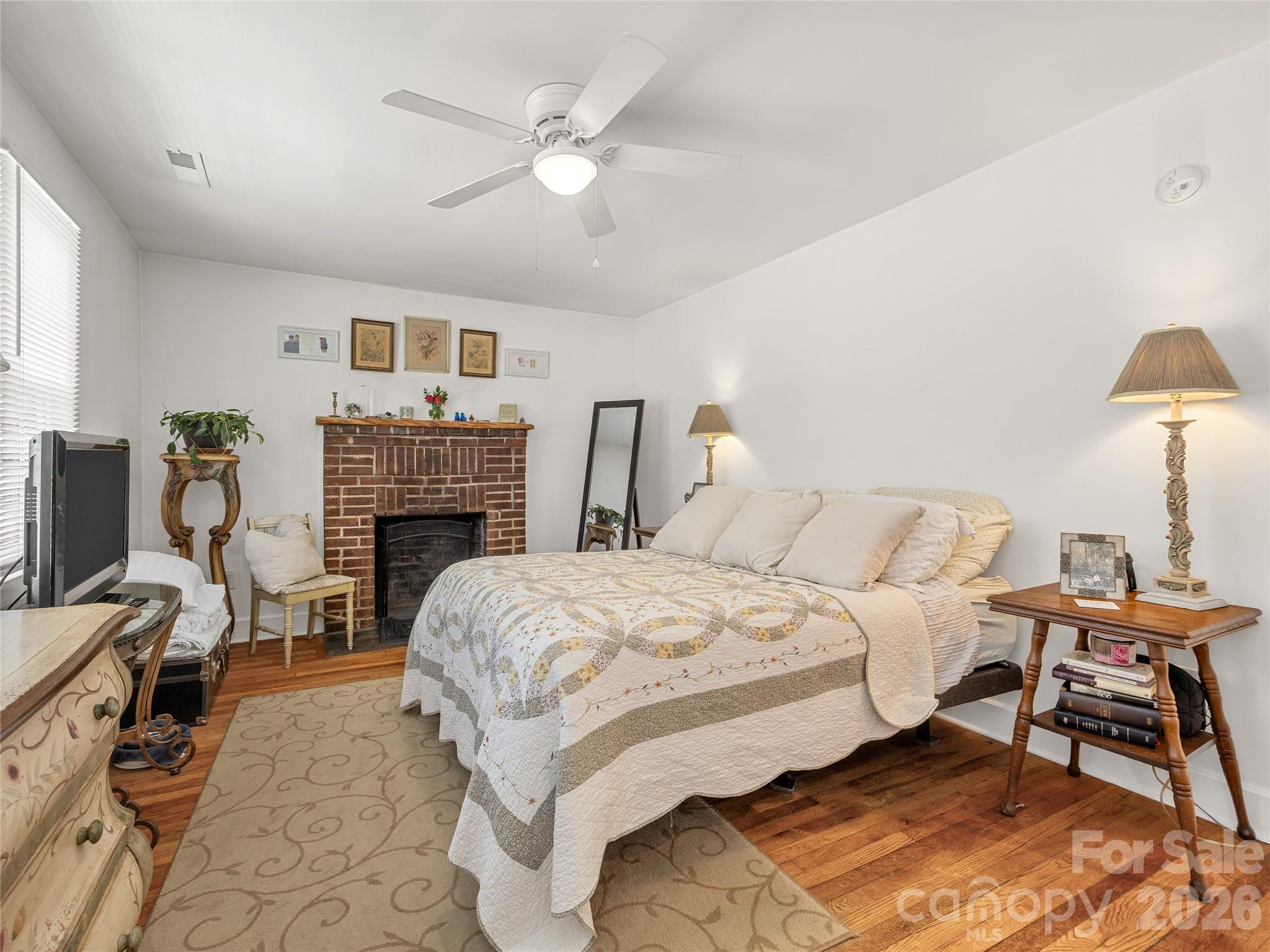 144 E Howard Street — Tryon