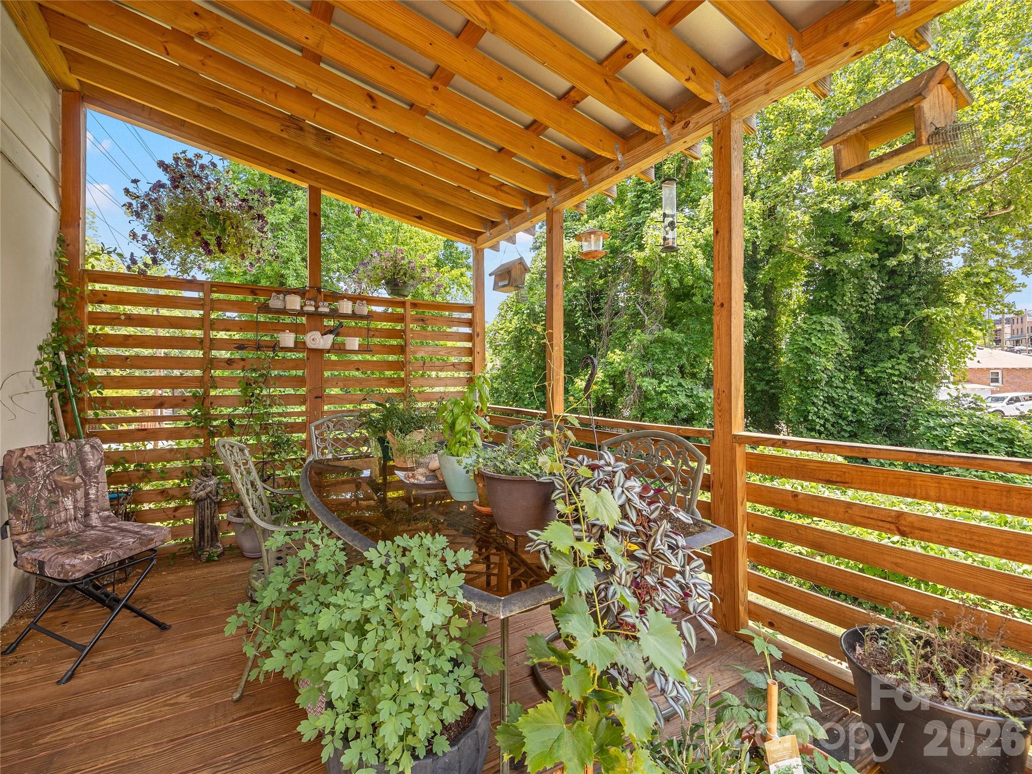 144 E Howard Street — Tryon