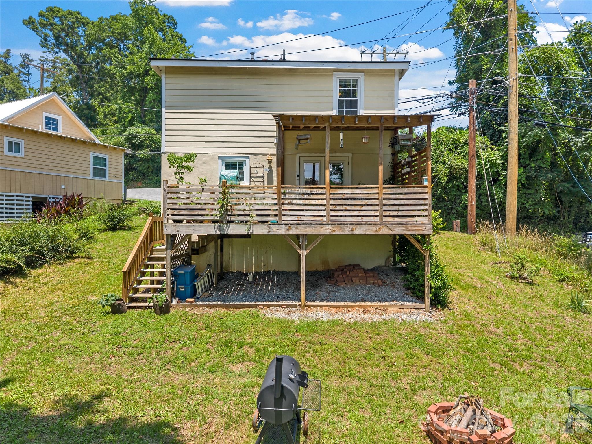144 E Howard Street — Tryon