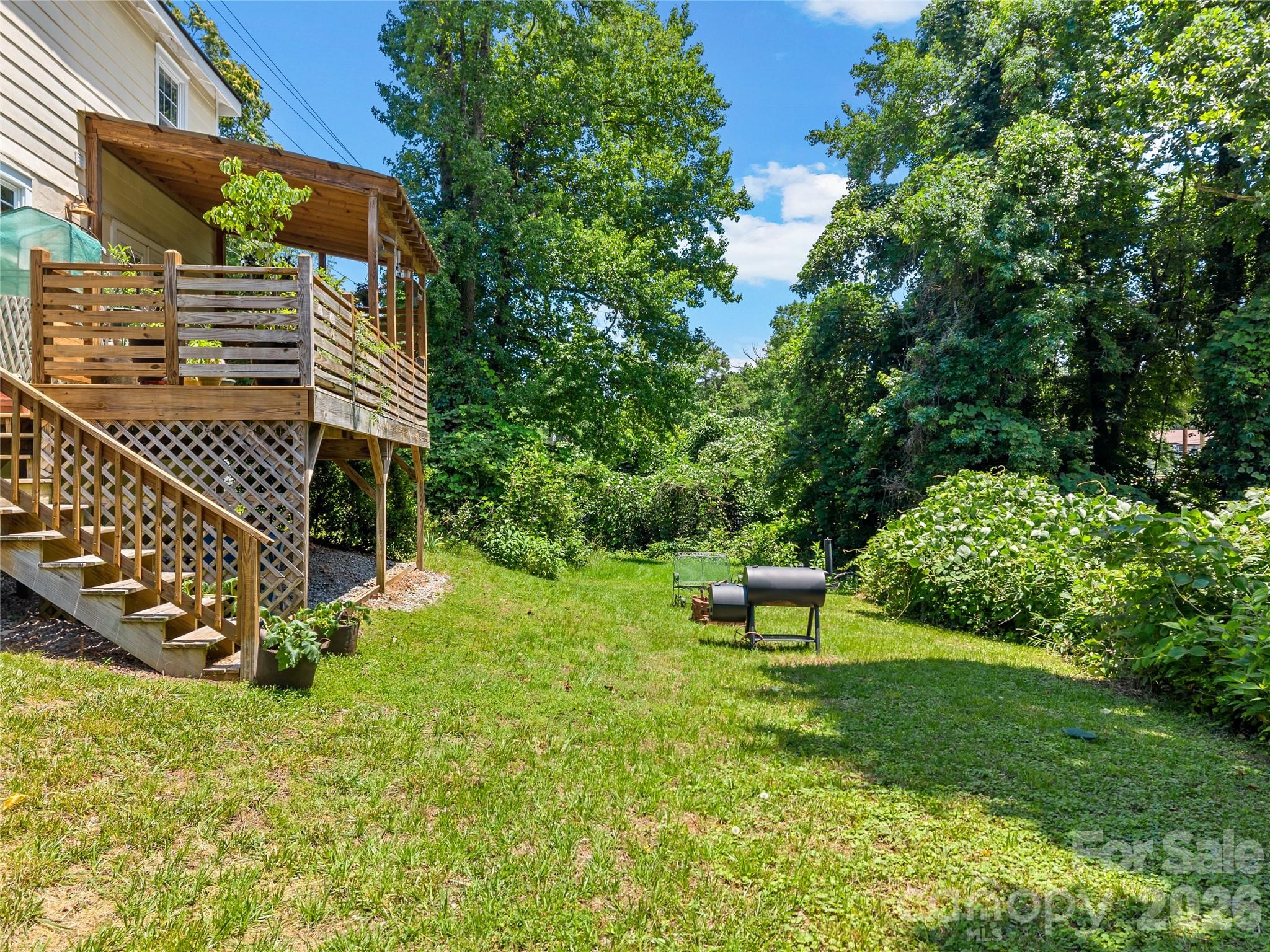 144 E Howard Street — Tryon