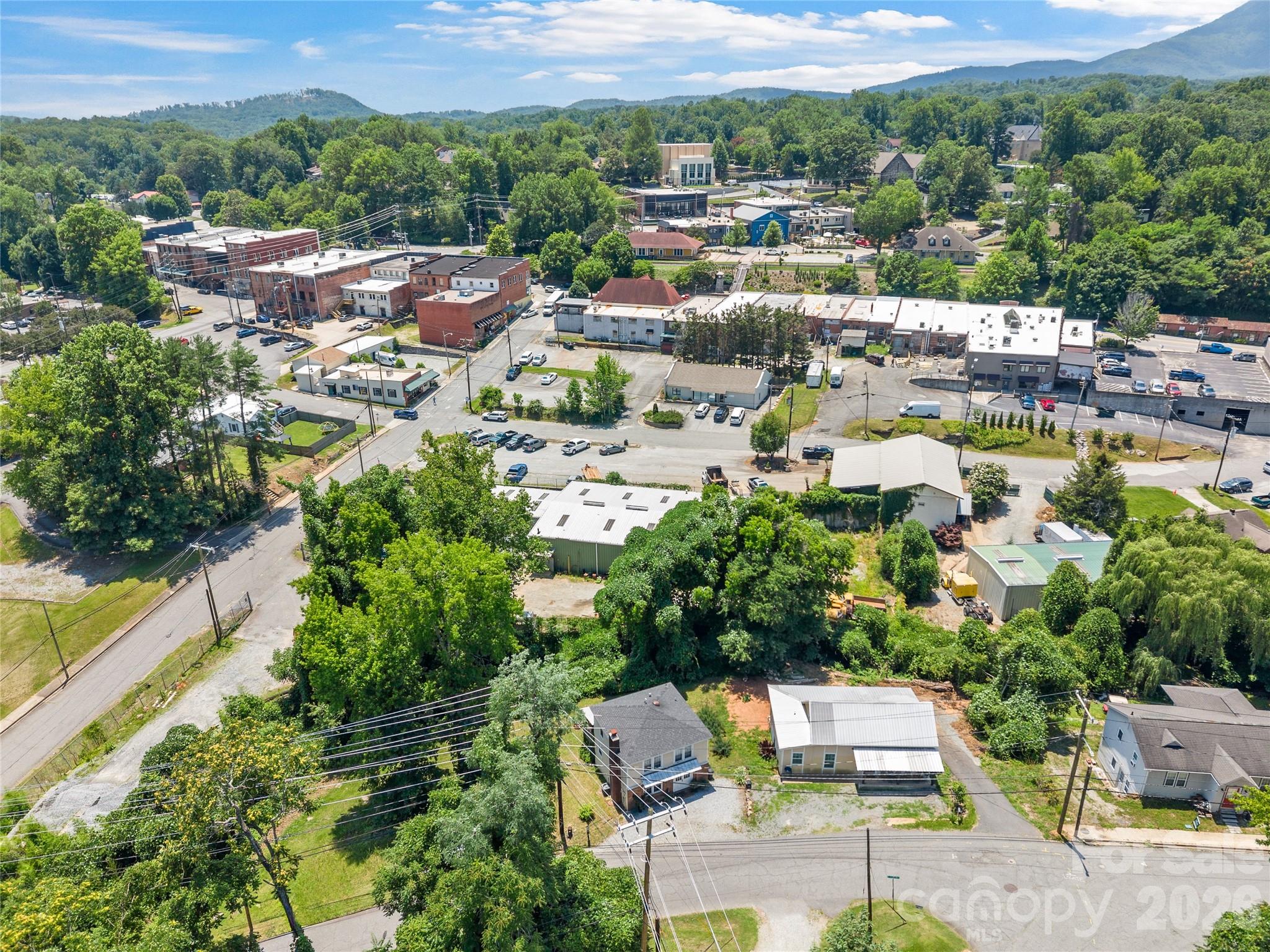 144 E Howard Street — Tryon