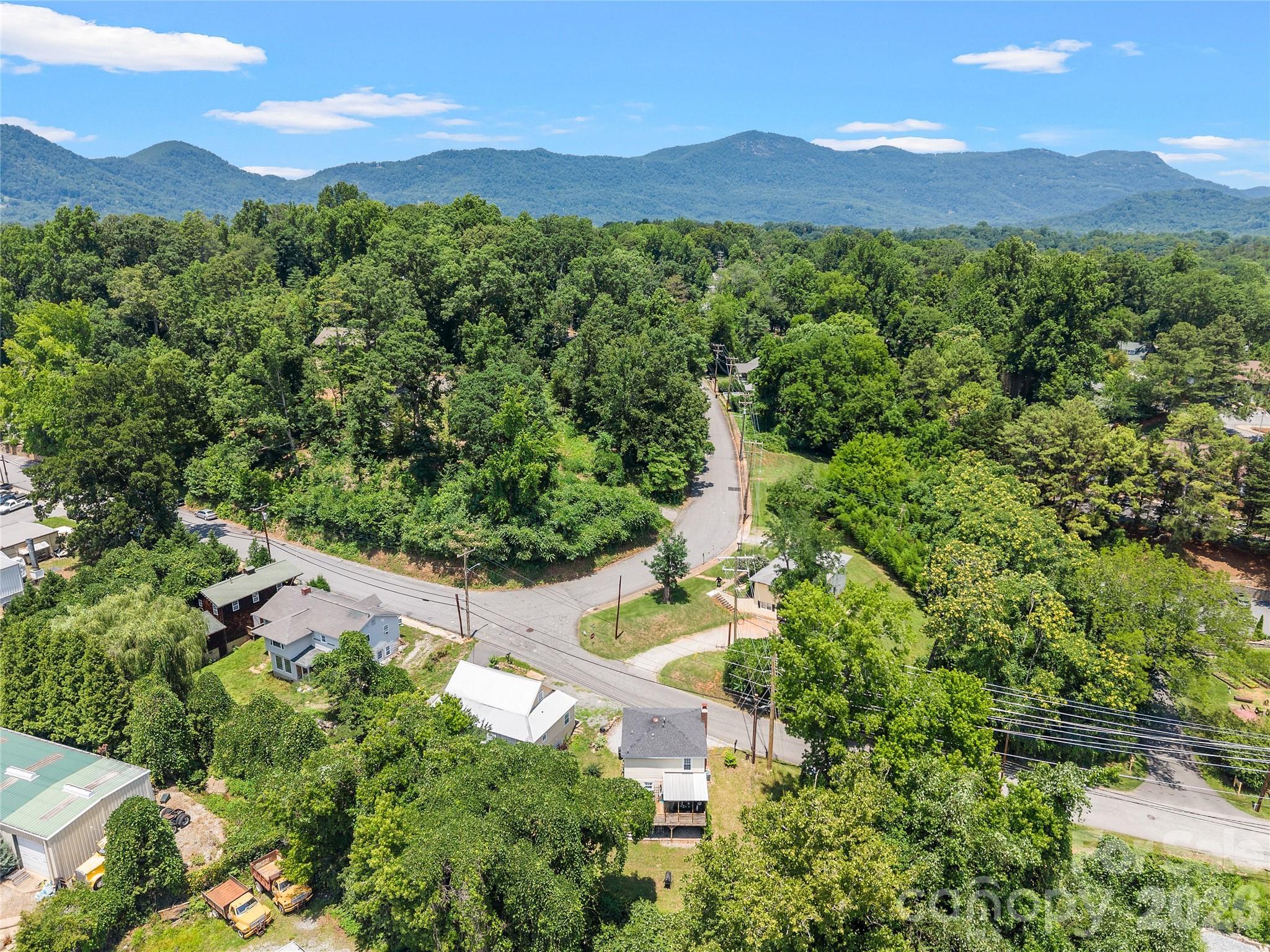 144 E Howard Street — Tryon