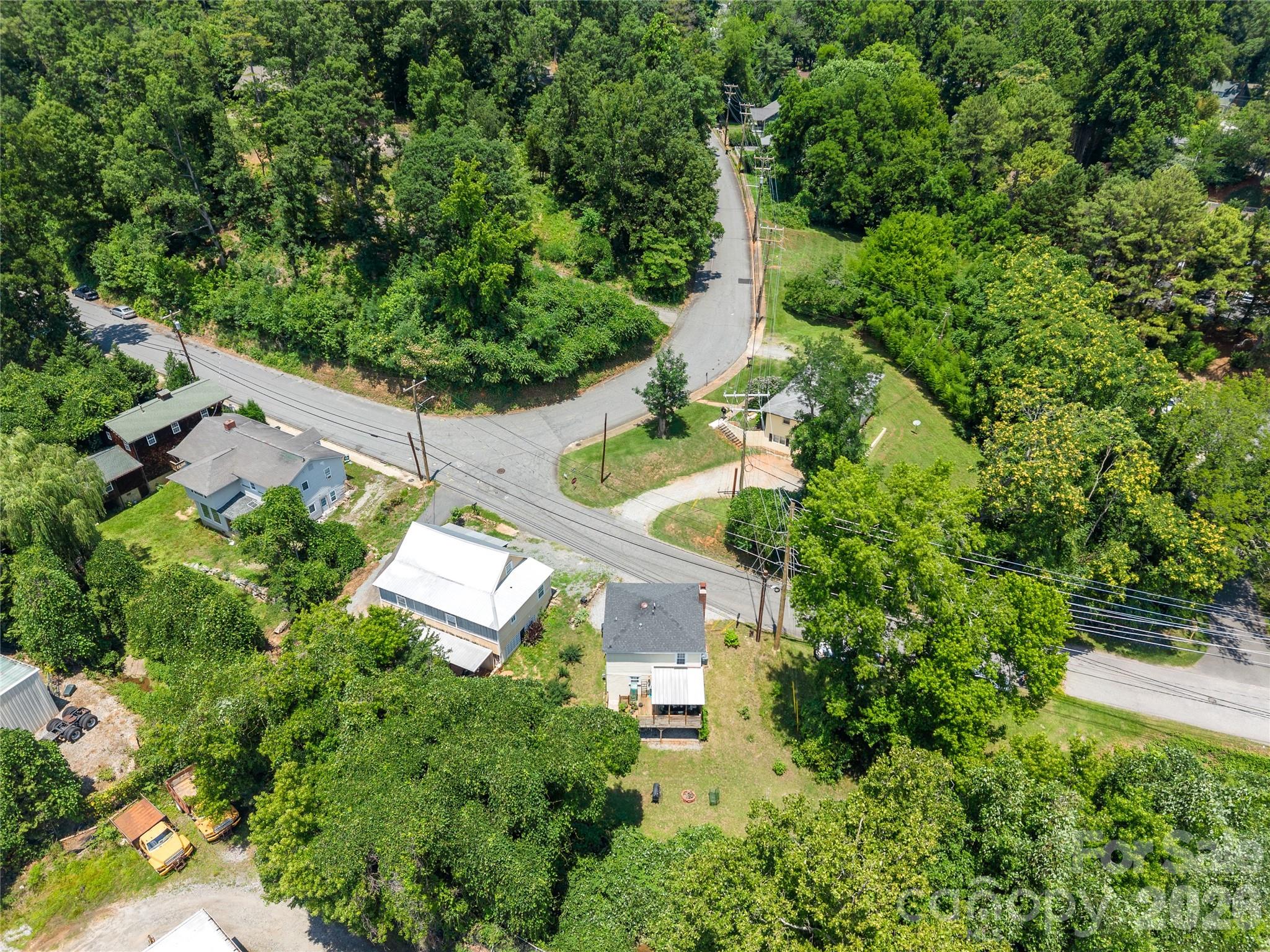 144 E Howard Street — Tryon
