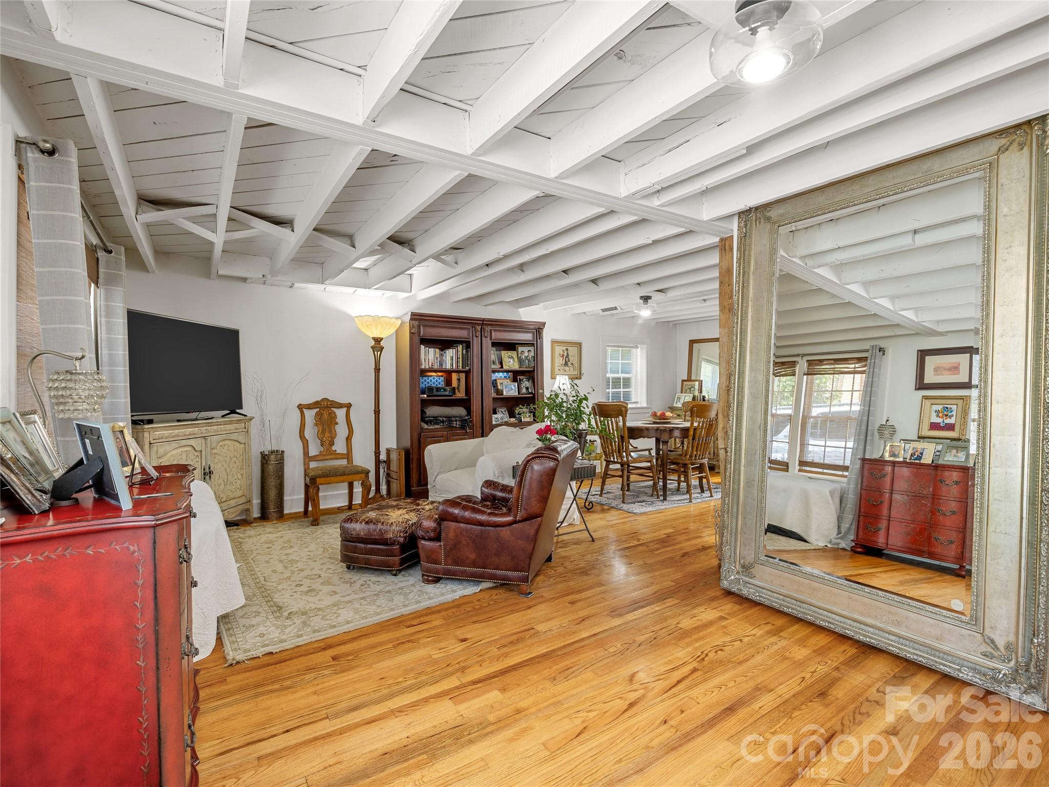 144 E Howard Street — Tryon