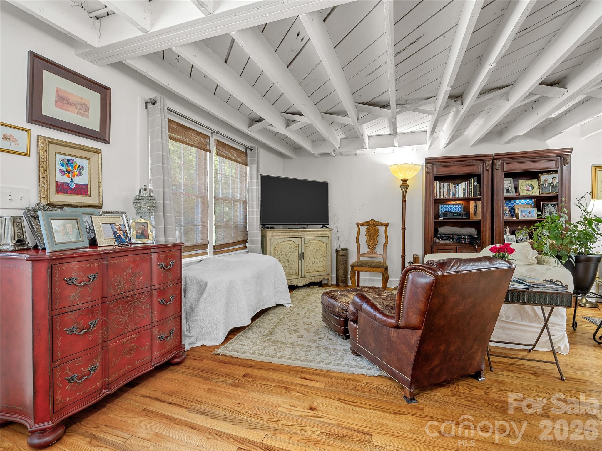 144 E Howard Street — Tryon