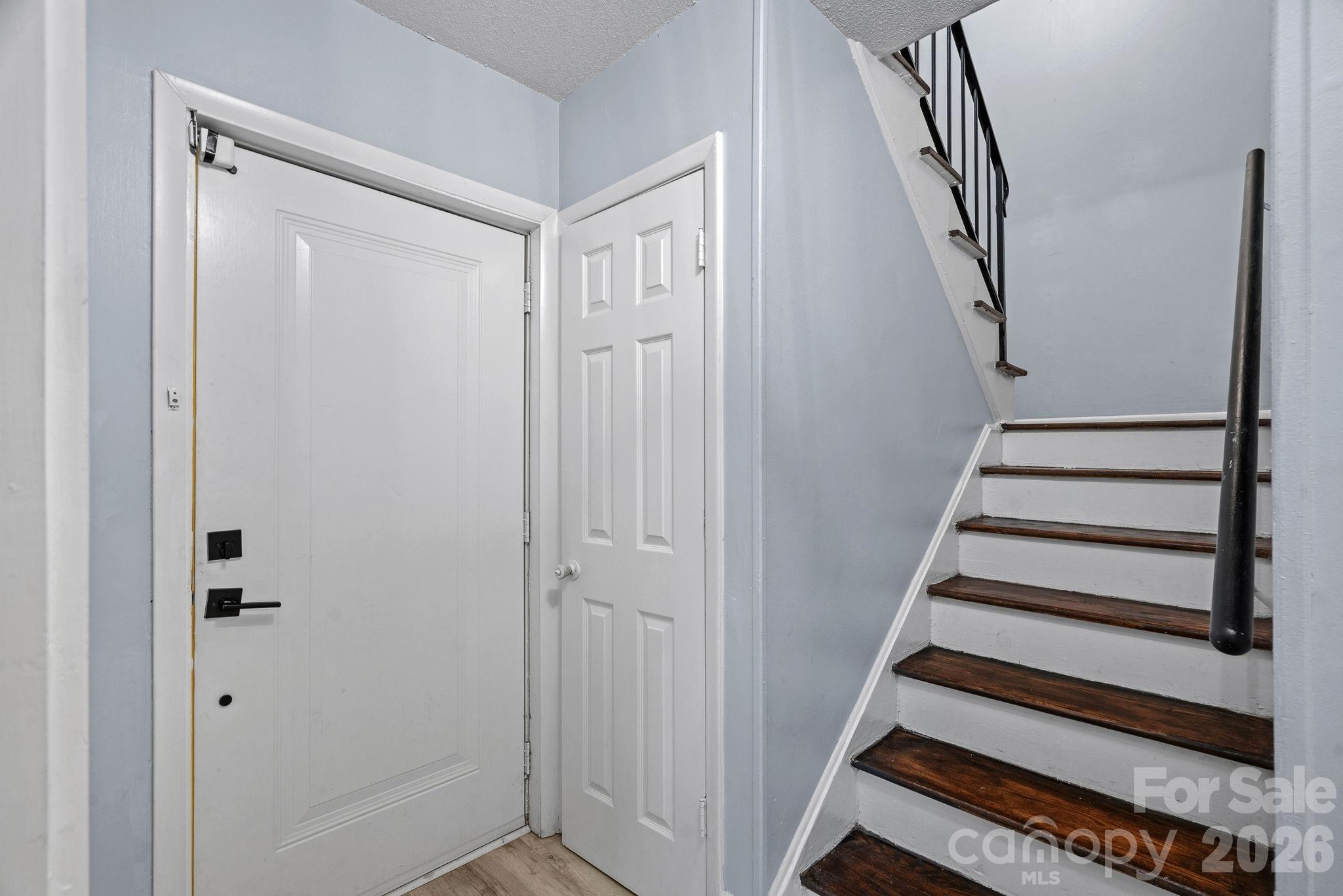 5662 Coulee Place — Charlotte