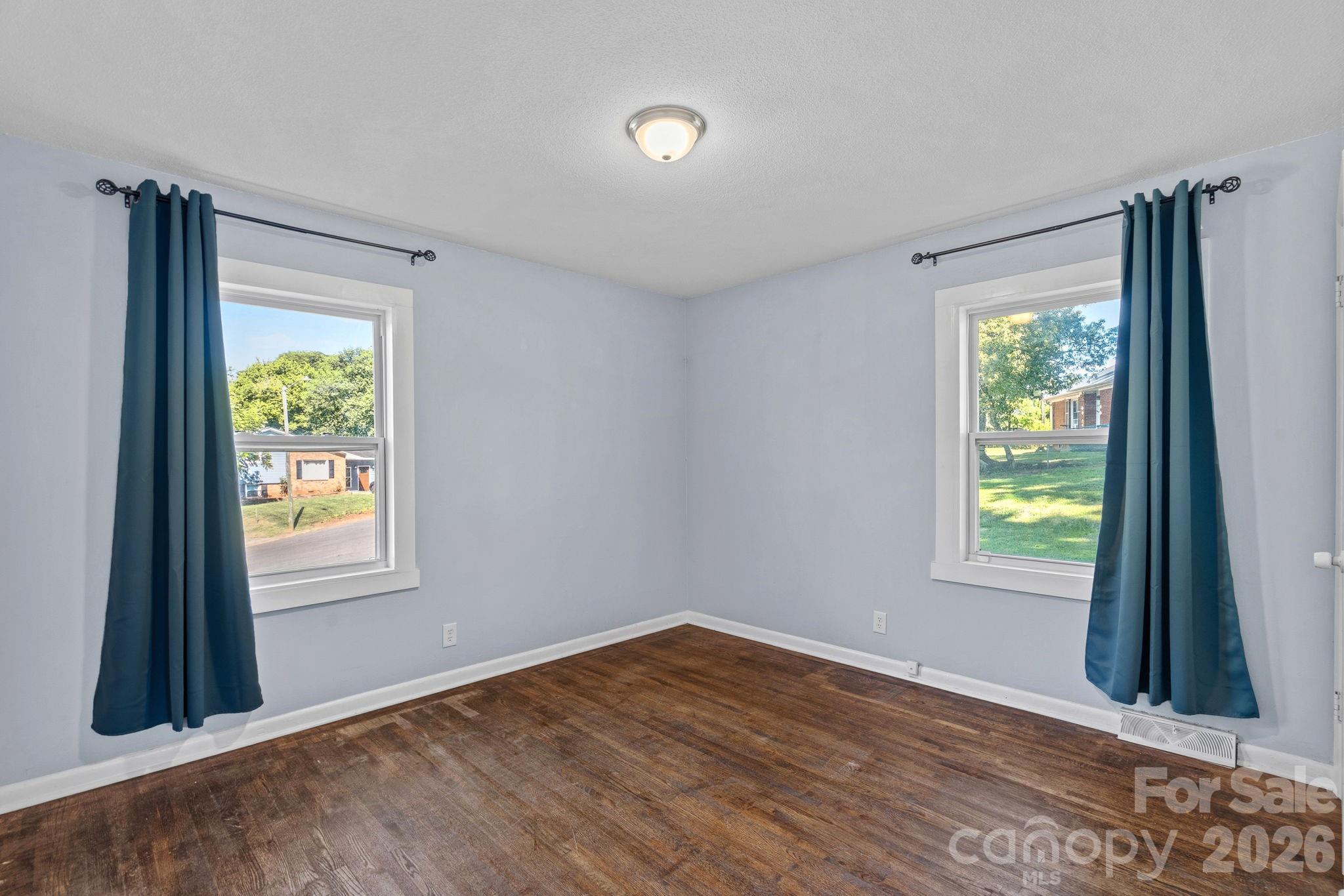 5662 Coulee Place — Charlotte