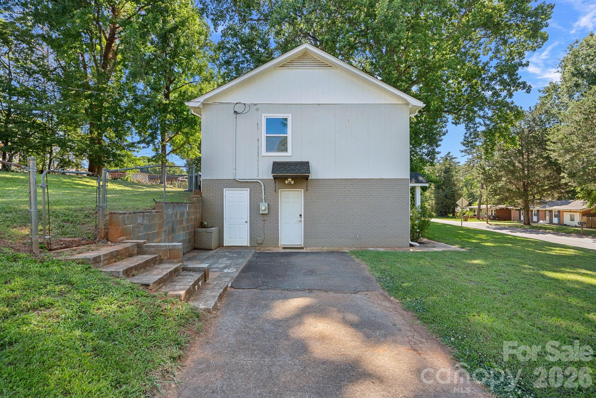 5662 Coulee Place — Charlotte
