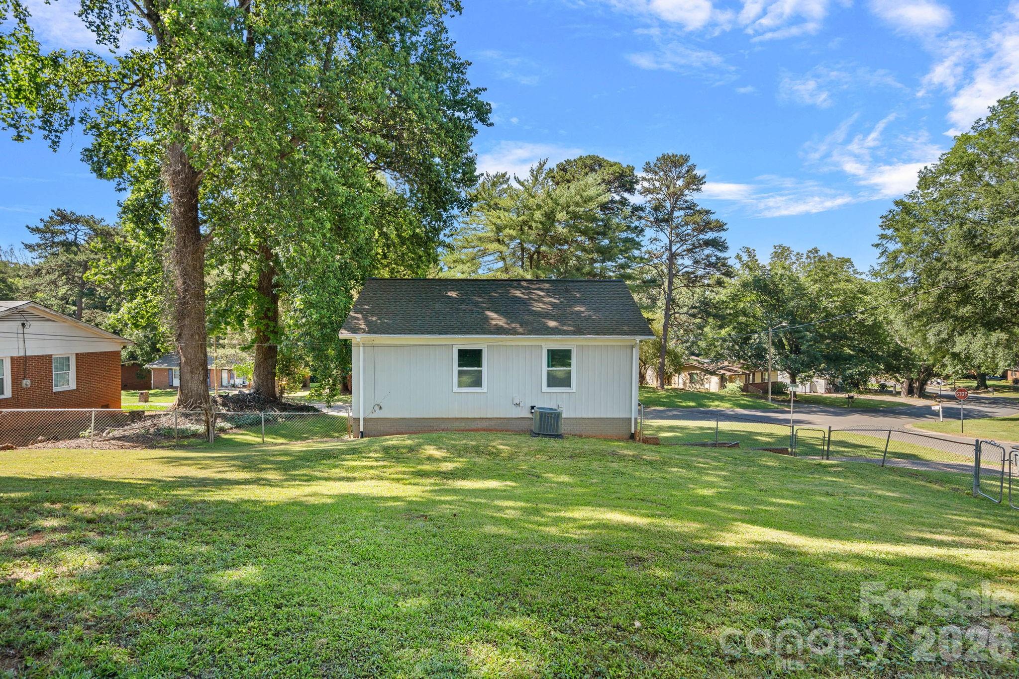 5662 Coulee Place — Charlotte