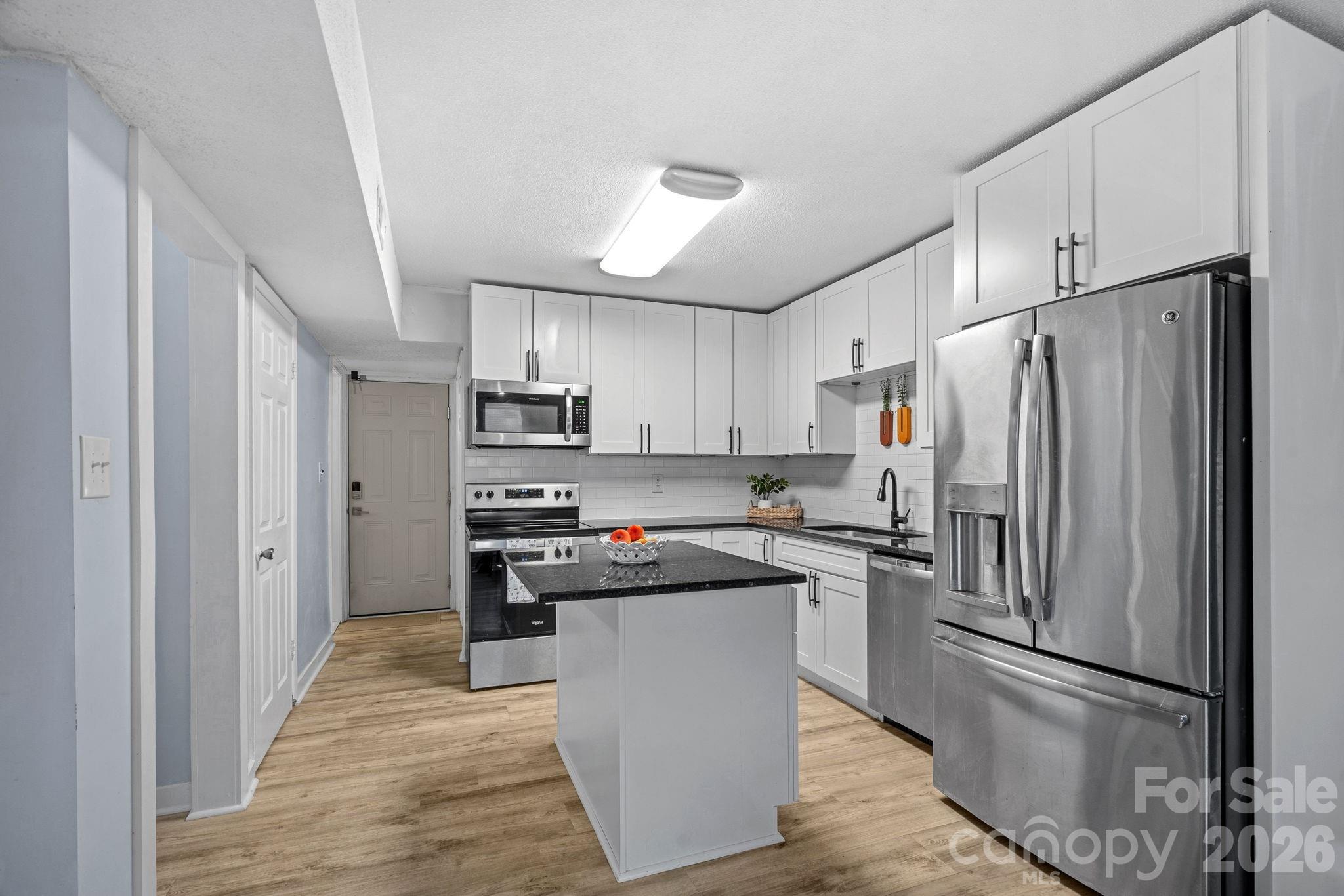 5662 Coulee Place — Charlotte
