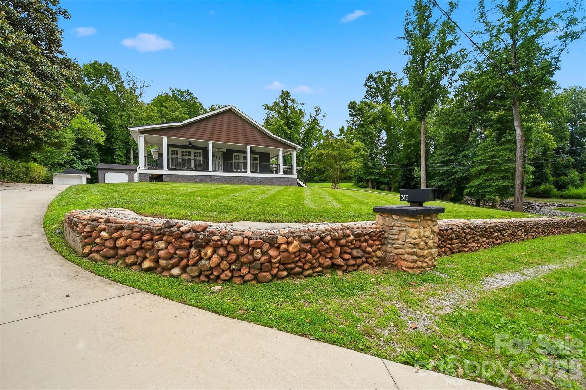 313 Italy Street NE — Valdese