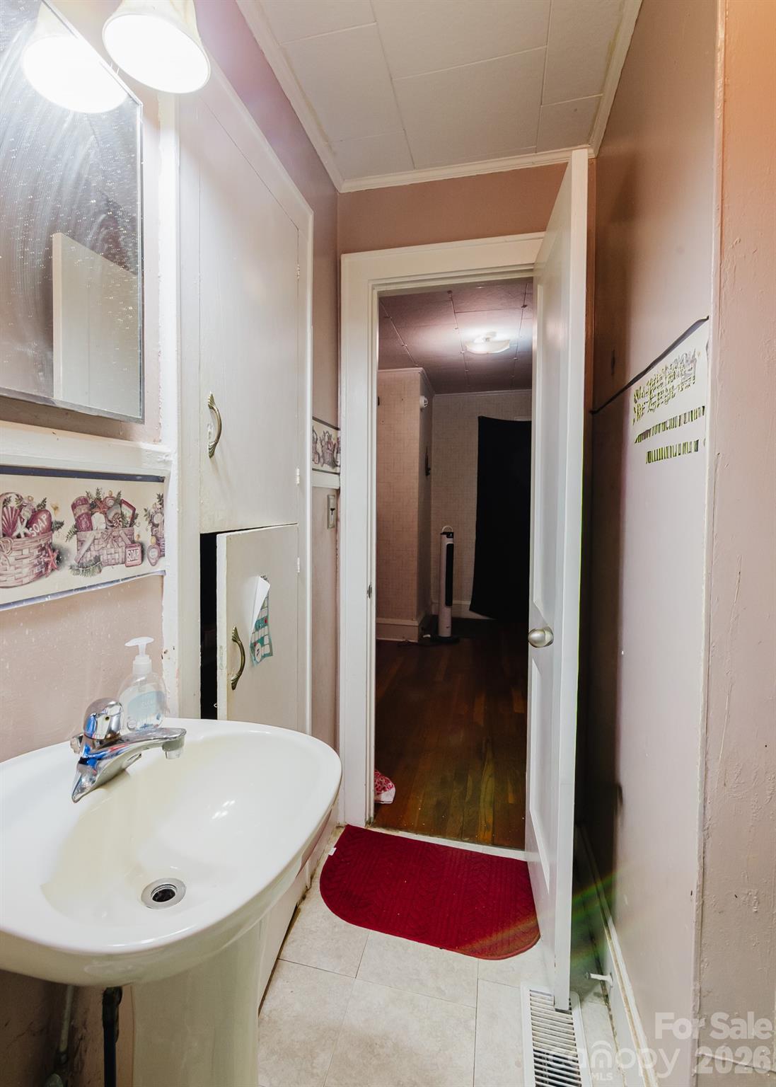 303 Myrtle Avenue — Hamlet