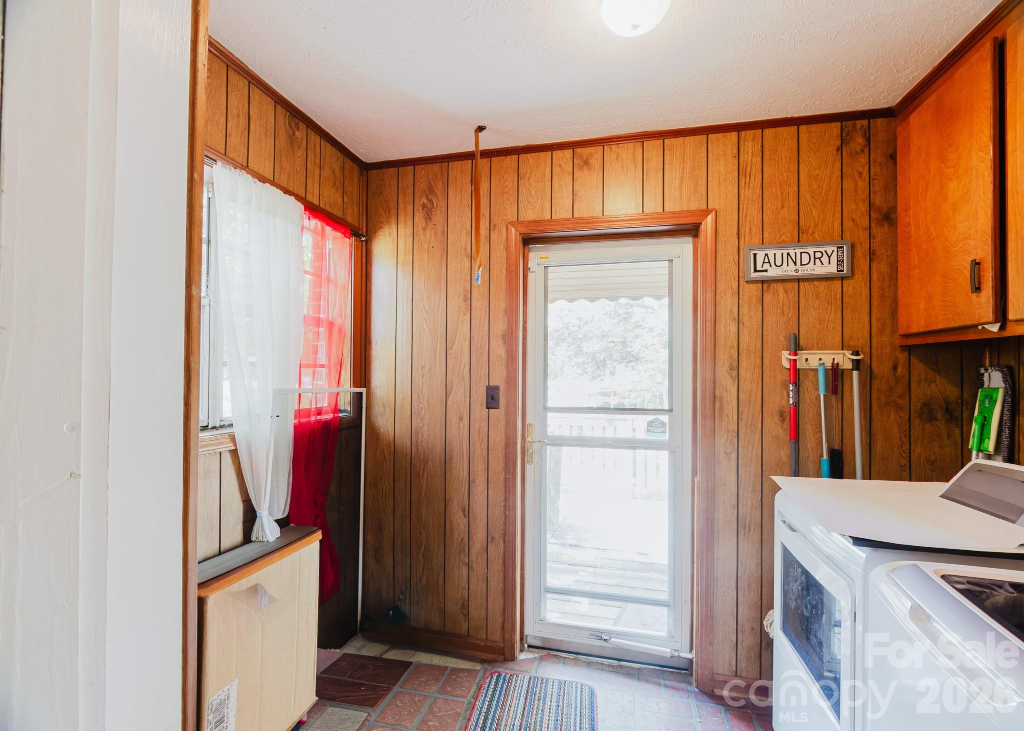 303 Myrtle Avenue — Hamlet